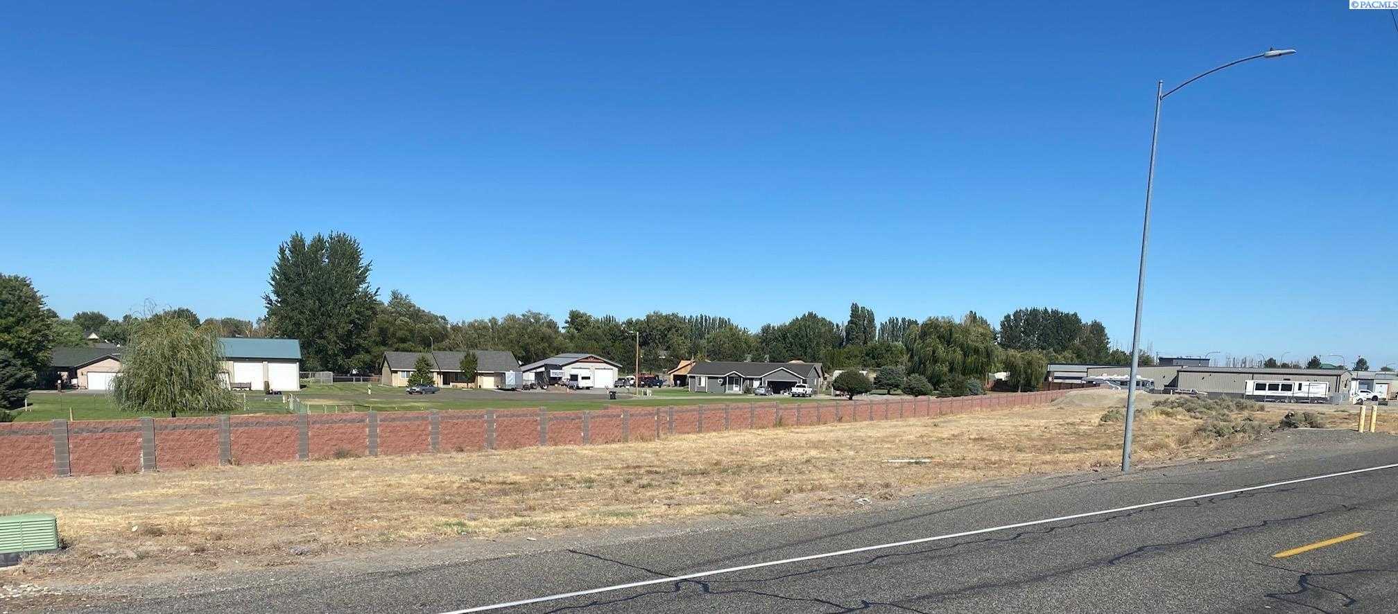 Photo of Newly Listed – Tbd Kennedy Rd, West Richland, WA 99353