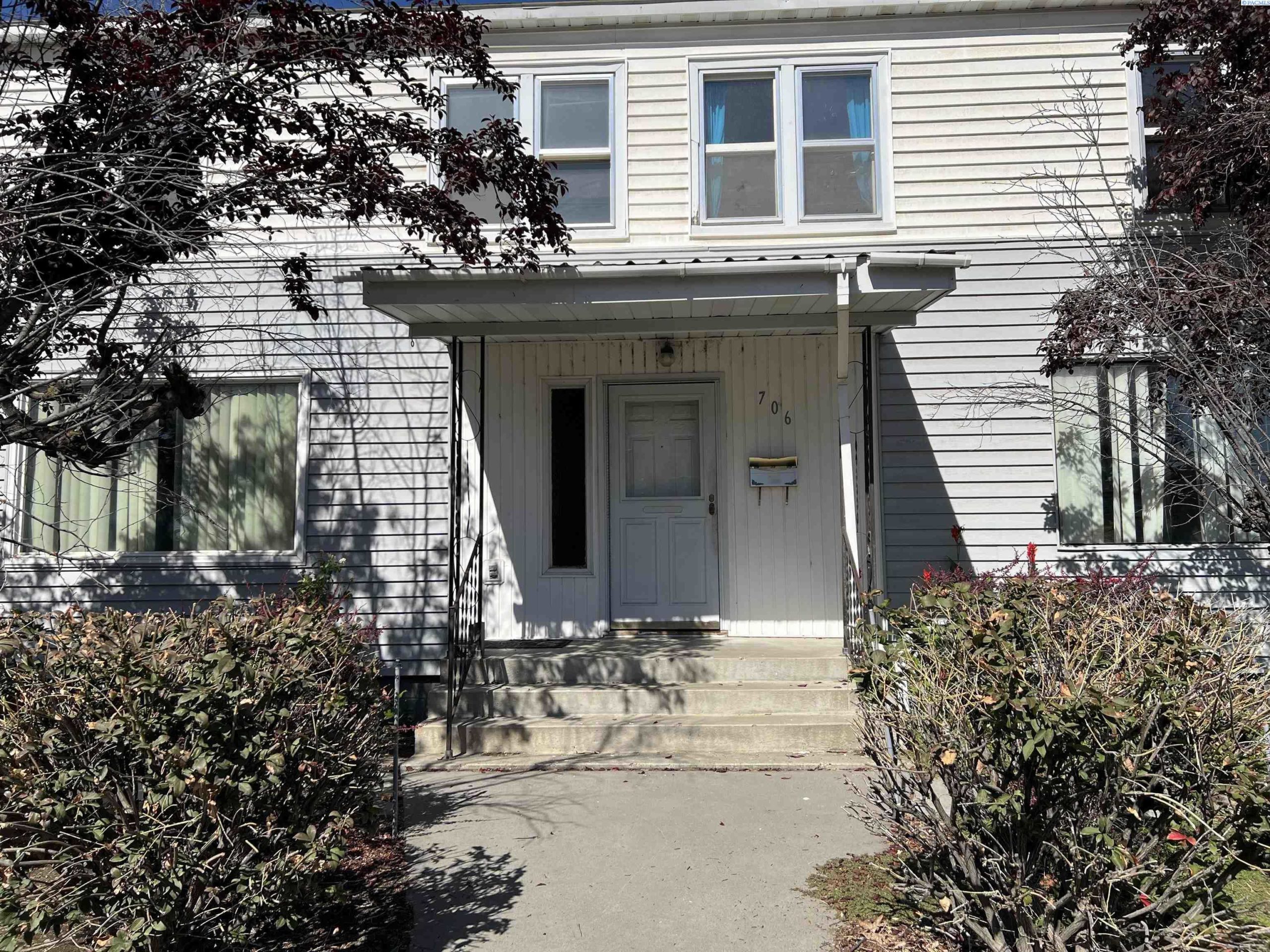 Photo of Newly Listed – 706 Torbett St., Richland, WA 99354