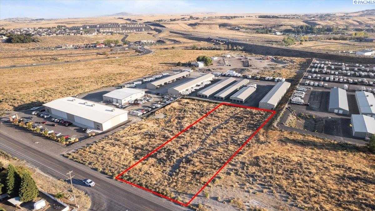 Photo of Newly Listed – 159 Reata Rd, Kennewick, WA 99338