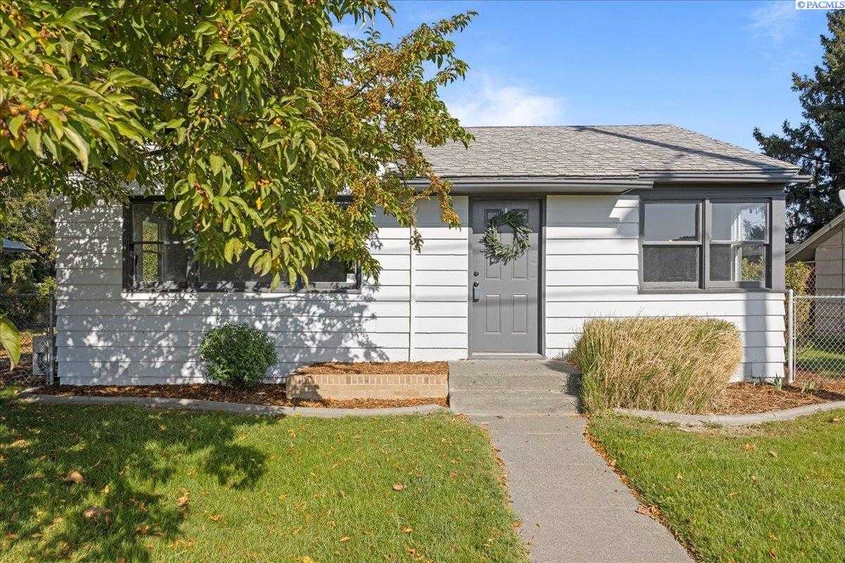 Photo of Newly Listed – 1332 W 4th Ave, Kennewick, WA 99336
