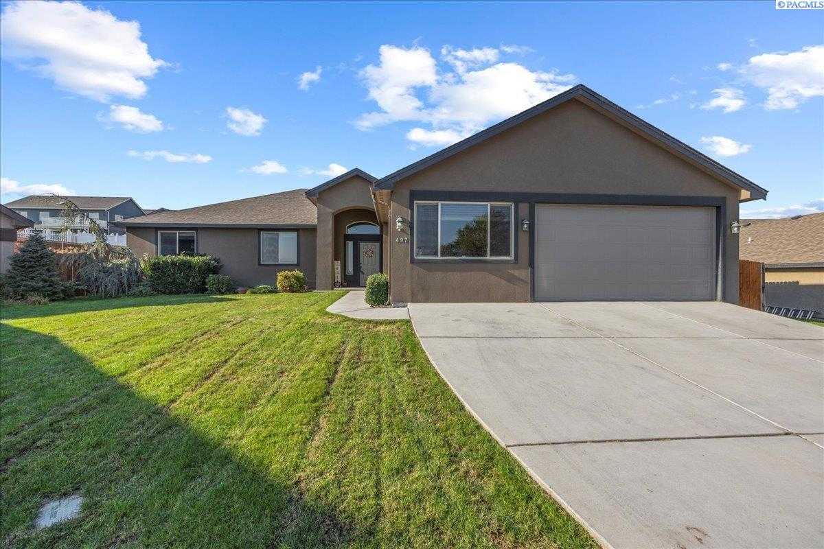 Photo of Newly Listed – 497 Charbonnueau Dr, Richland, WA 99352