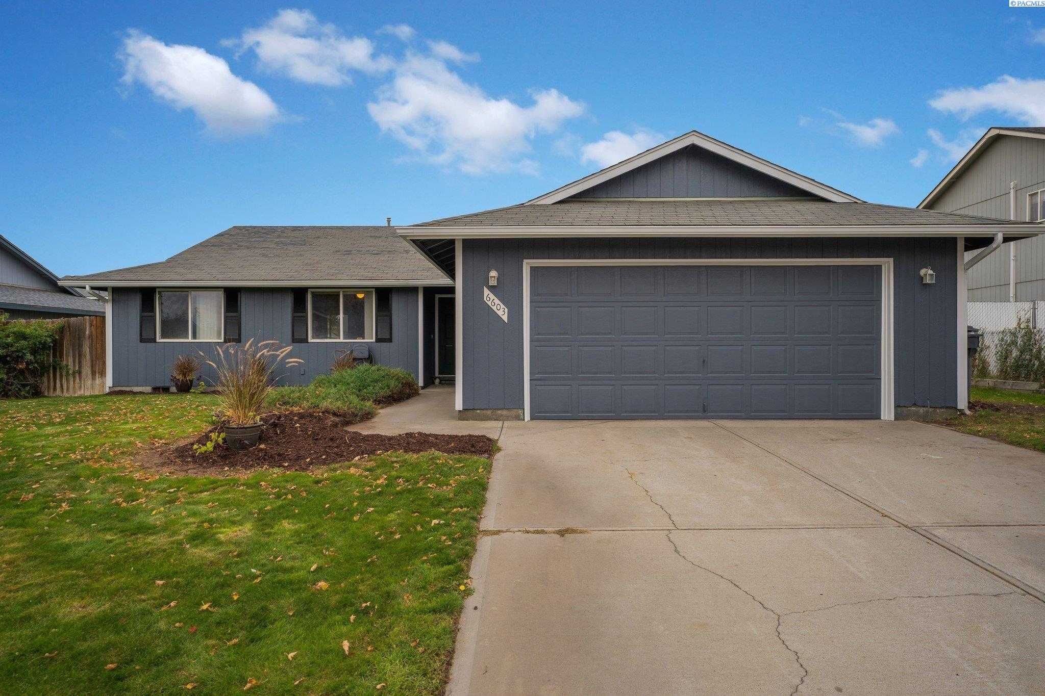 Photo of Newly Listed – 6603 Ebbets Dr, Pasco, WA 99301