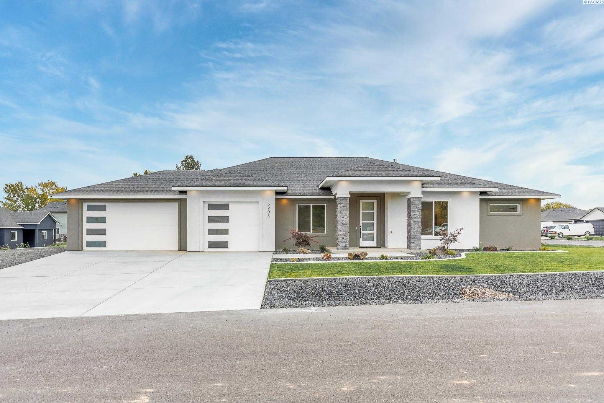 Photo of Newly Listed – 5206 W Margaret St, Pasco, WA 99301