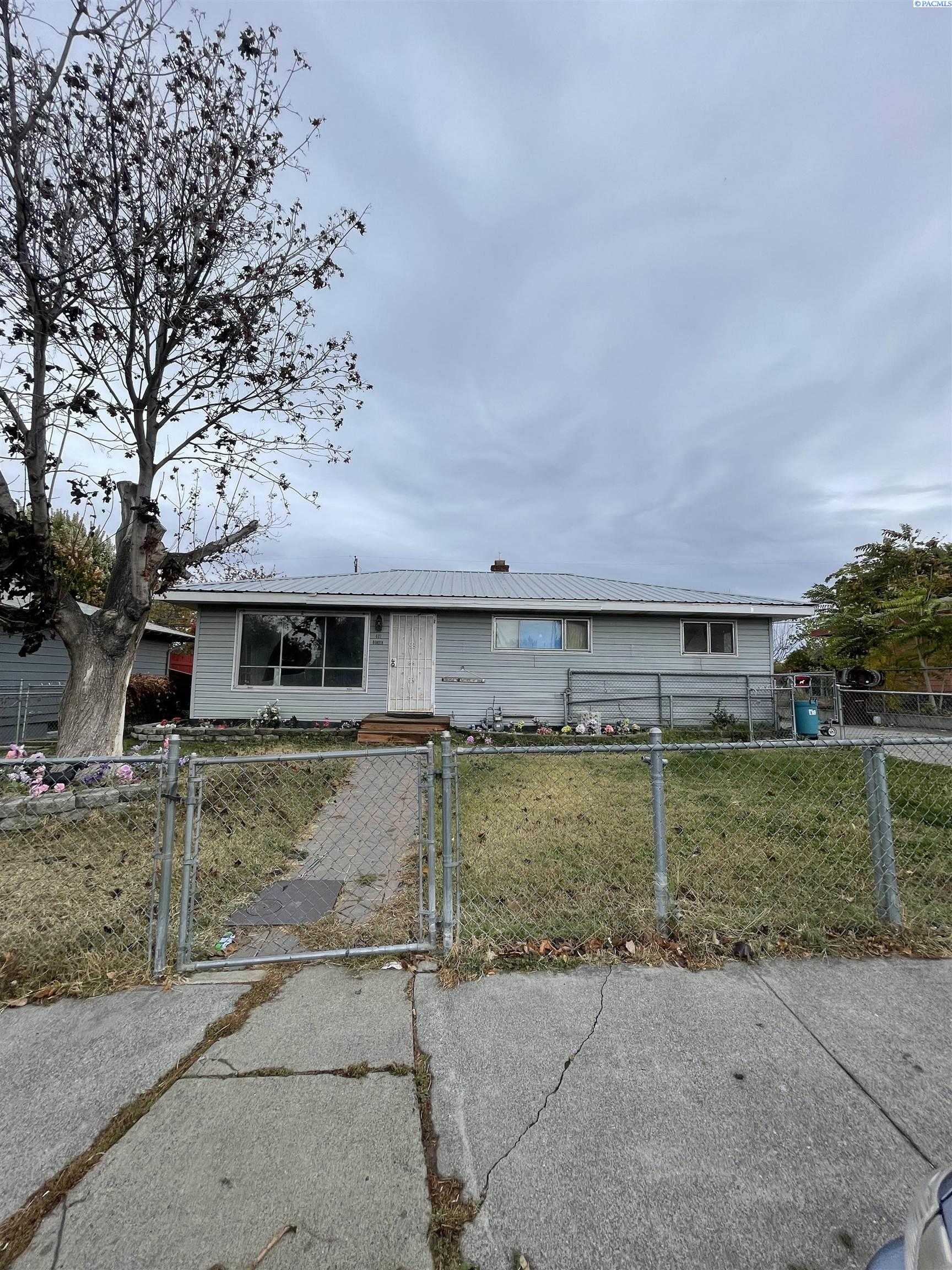 Photo of Newly Listed – 601 S Buntin St., Kennewick, WA 99336