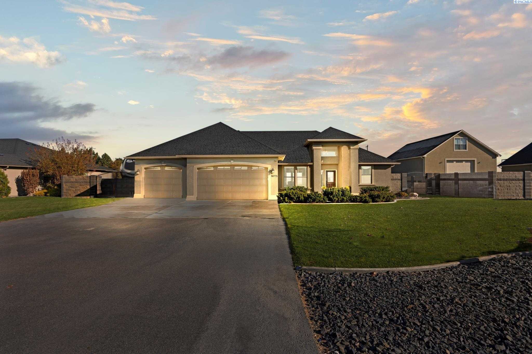 Photo of Newly Listed – 90775 Summit View Dr, Kennewick, WA 99338