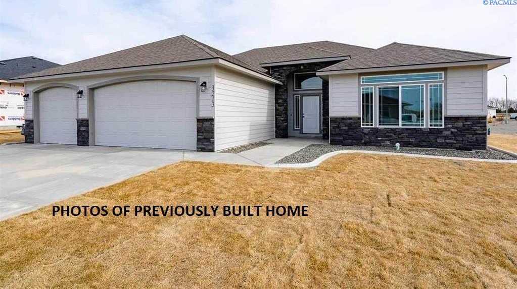 Photo of Newly Listed – 8606 Ashen Dr, Pasco, WA 99301