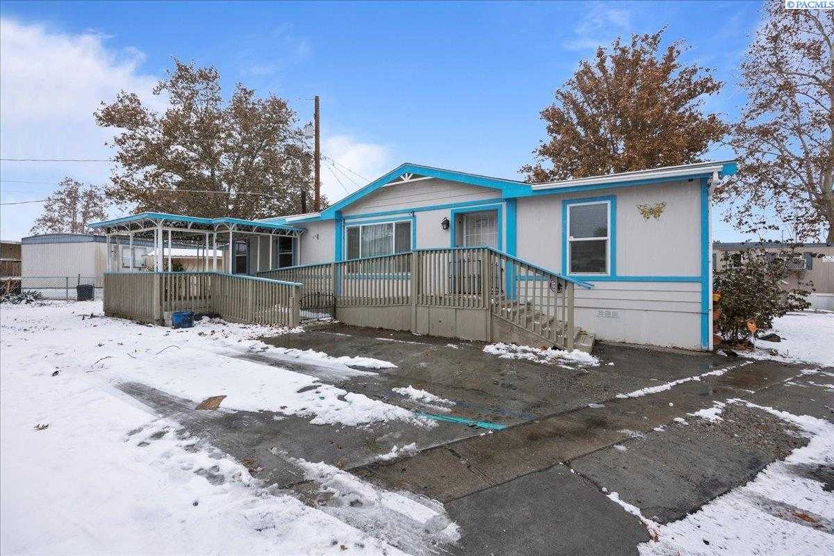 Photo of Newly Listed – 63 Cosmic Lane, Richland, WA 99354