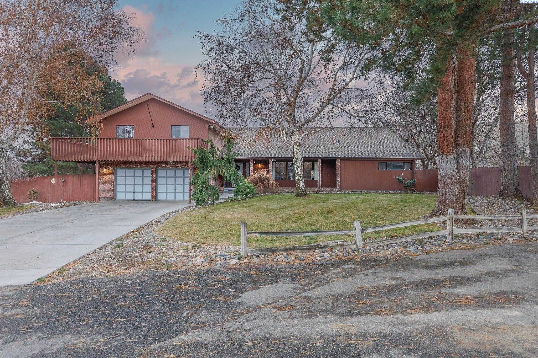 Photo of Newly Listed – 1301 S Quay St, Kennewick, WA 99338