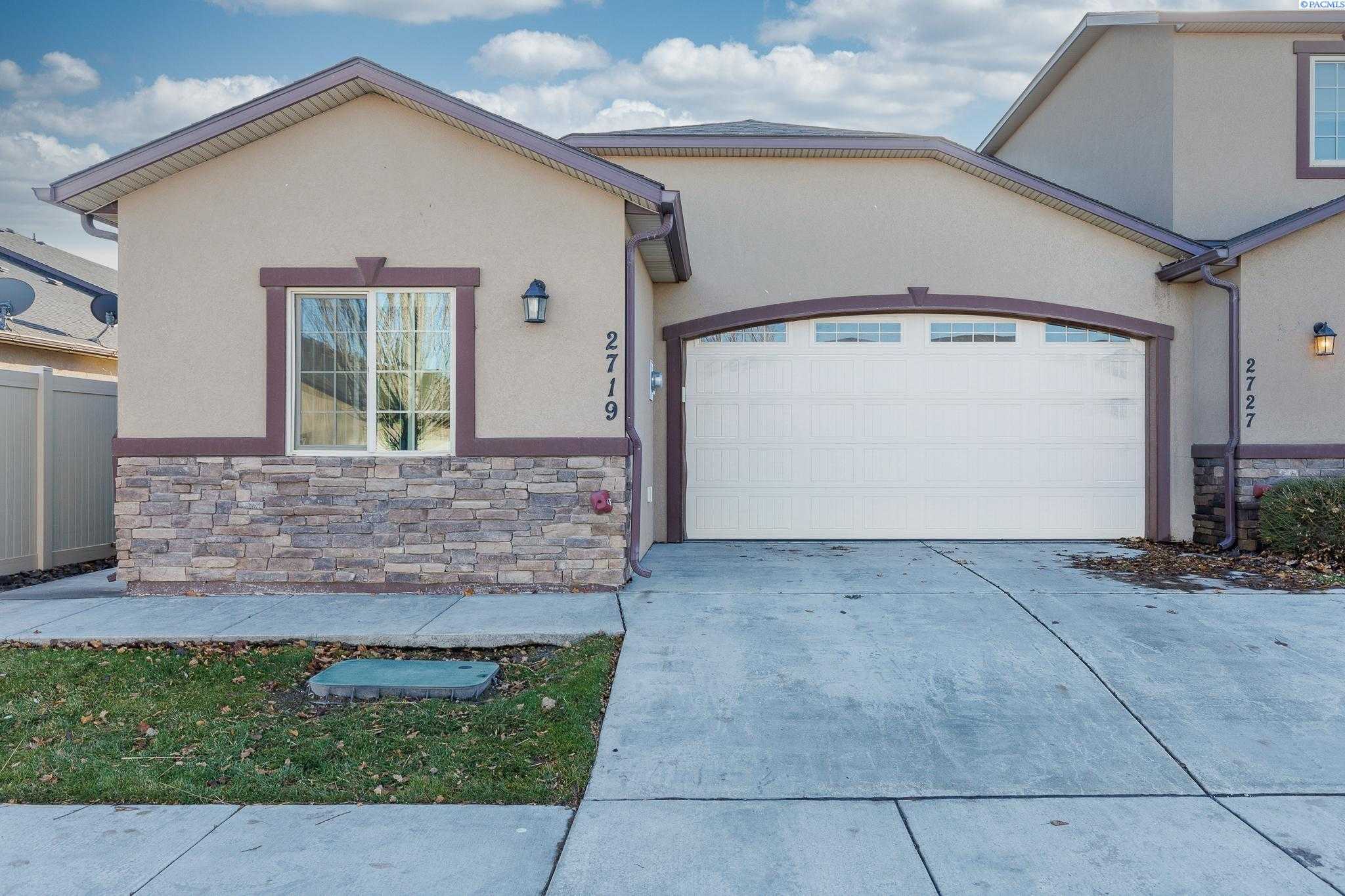 Photo of Newly Listed – 2719 W 30th Pl, Kennewick, WA 99337