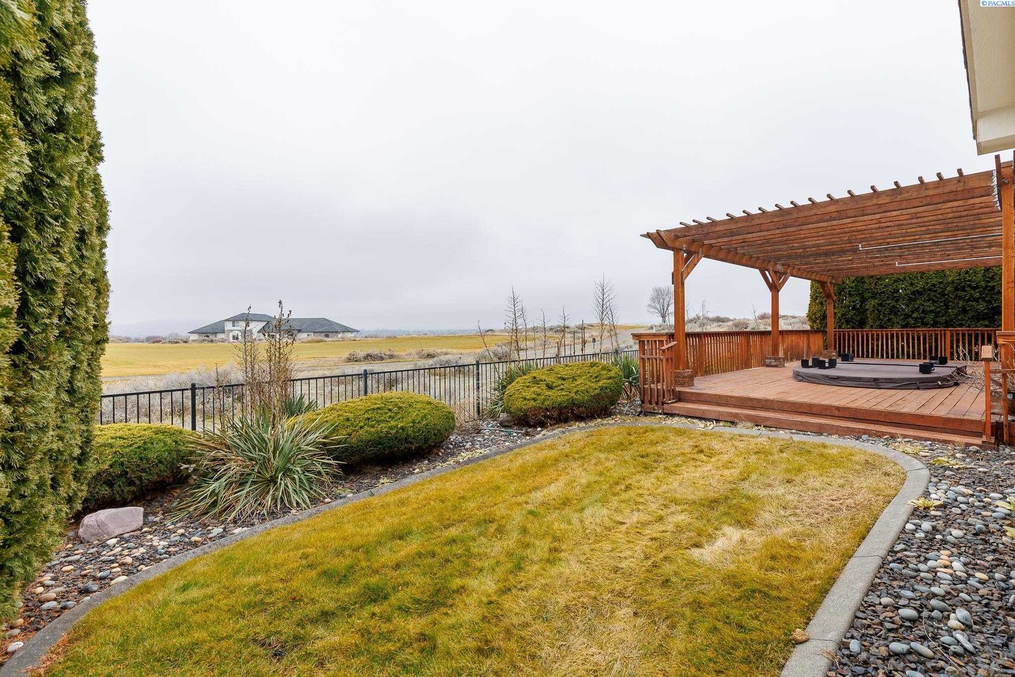 Photo of Newly Listed – 2711 Stonecreek Dr., Richland, WA 99354