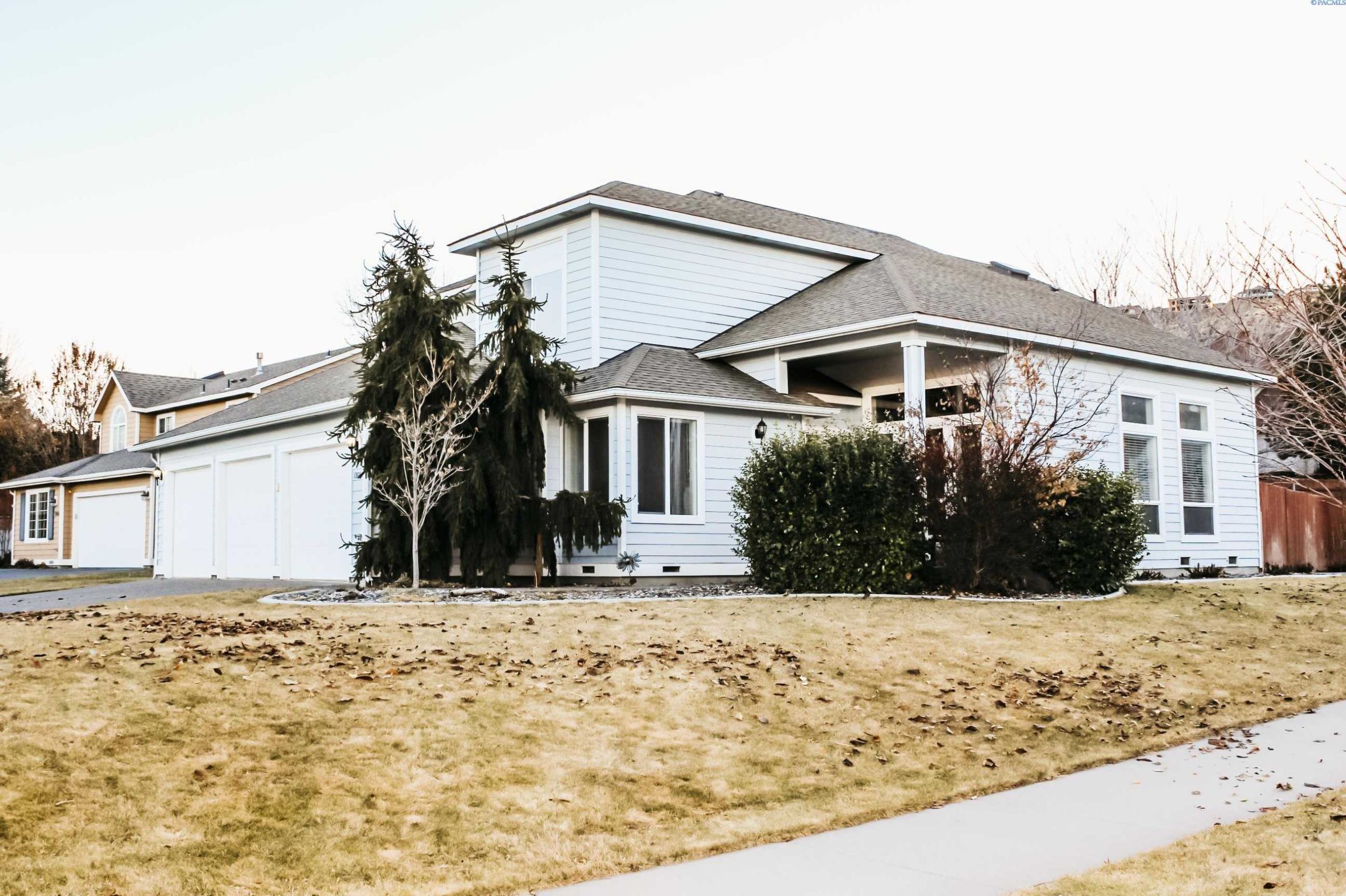 Photo of Newly Listed – 1968 Newhaven Loop, Richland, WA 99338