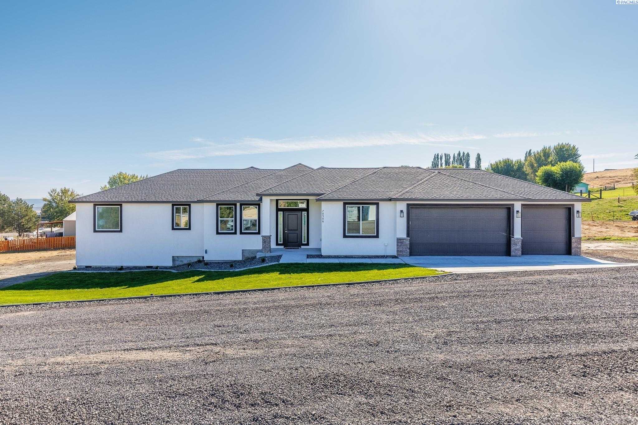 Photo of Newly Listed – 70506 N Sr 225, Benton City, WA 99320