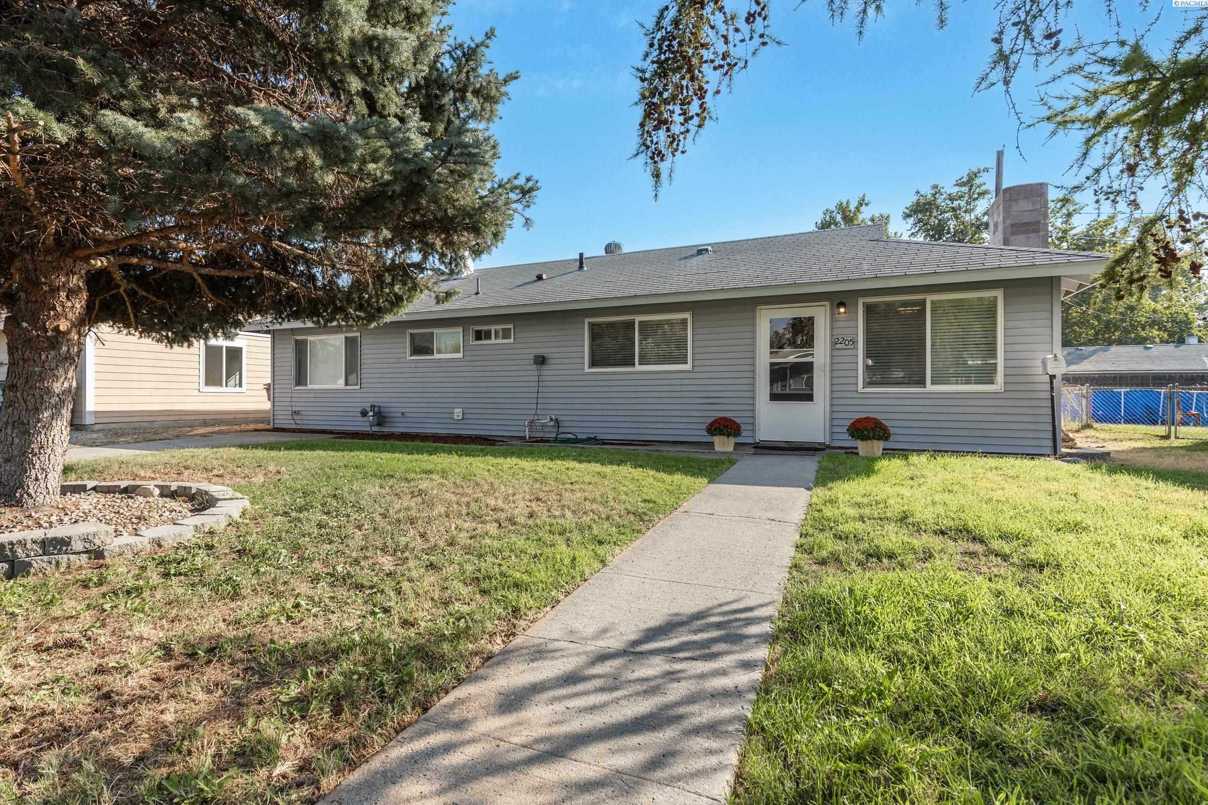 Photo of Newly Listed – 2205 Camden St., Richland, WA 99352