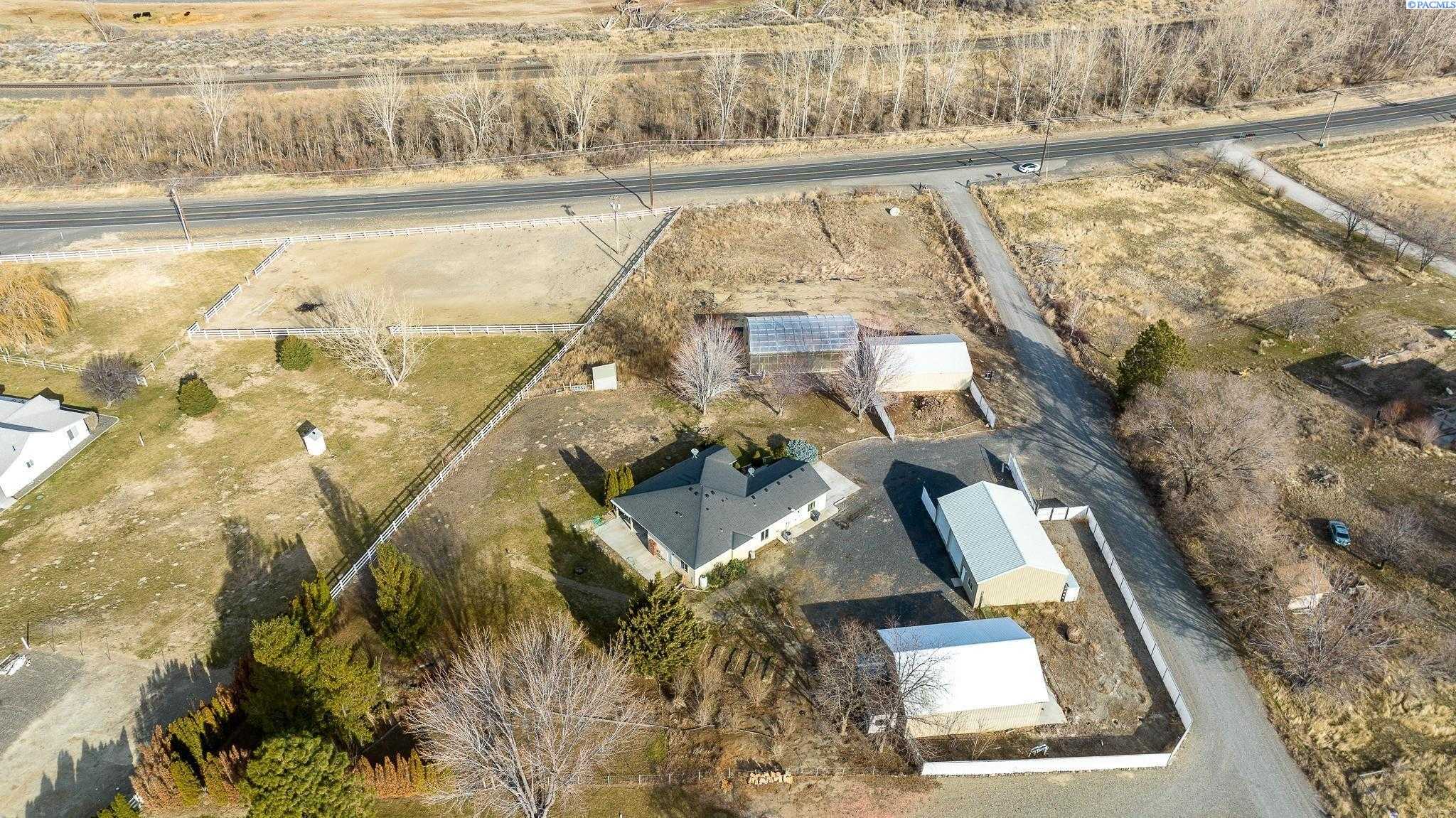 Photo of Newly Listed – 102003 E Badger Rd, Kennewick, WA 99338