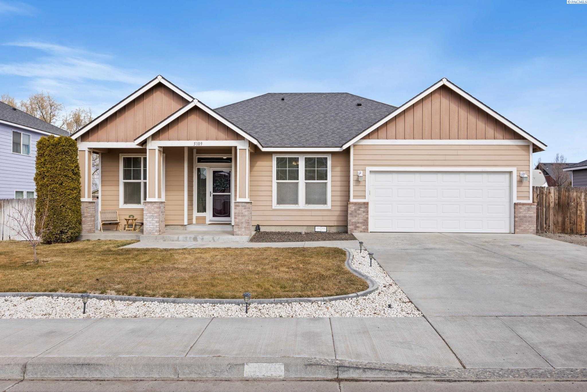 Photo of Newly Listed – 5109 Lucena Dr, Pasco, WA 99301