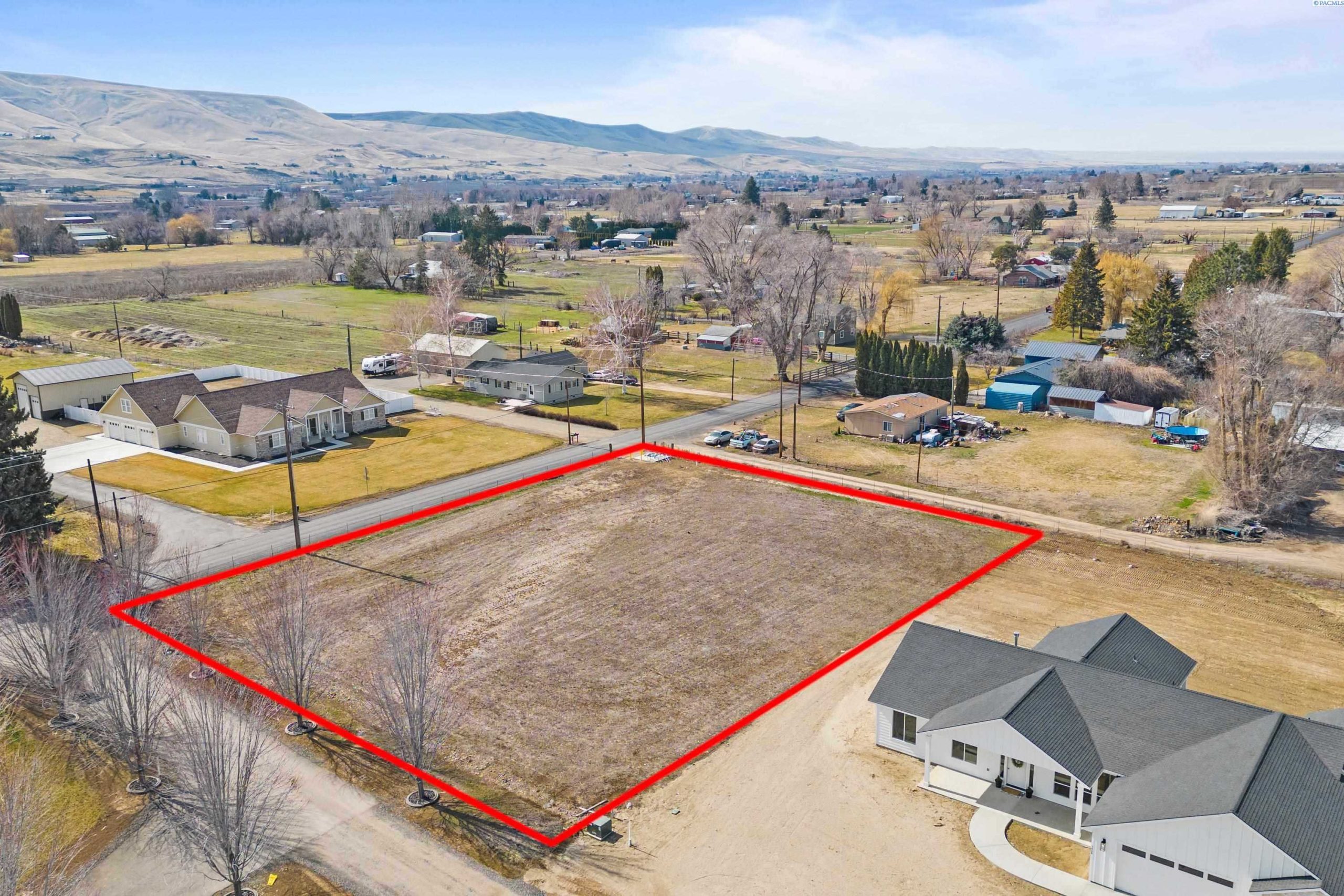 Photo of Newly Listed – 5304 S Dean Prsw (lot 1 Sp3613), Prosser, WA 99350