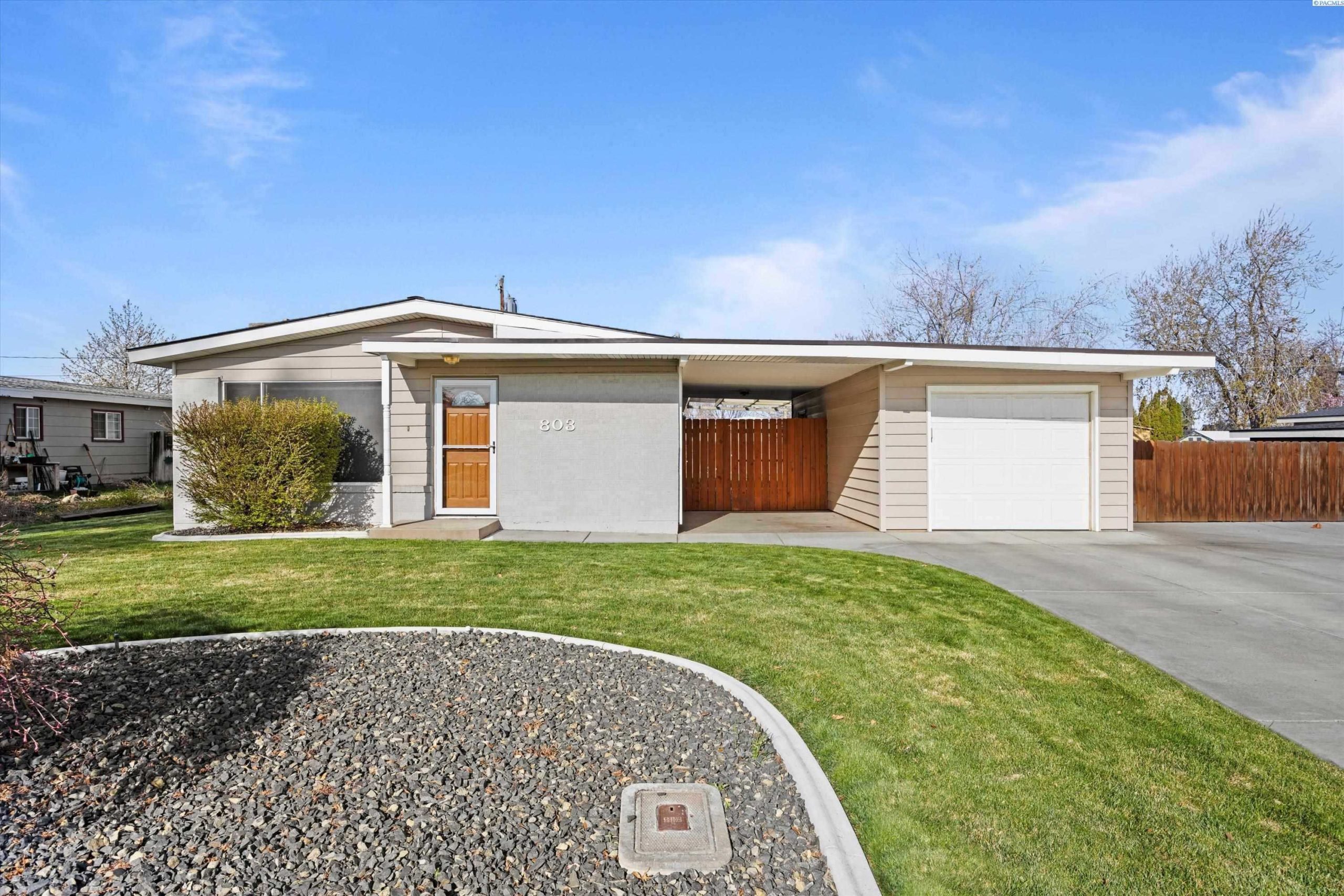 Photo of Newly Listed – 803 N Huntington St, Kennewick, WA 99336