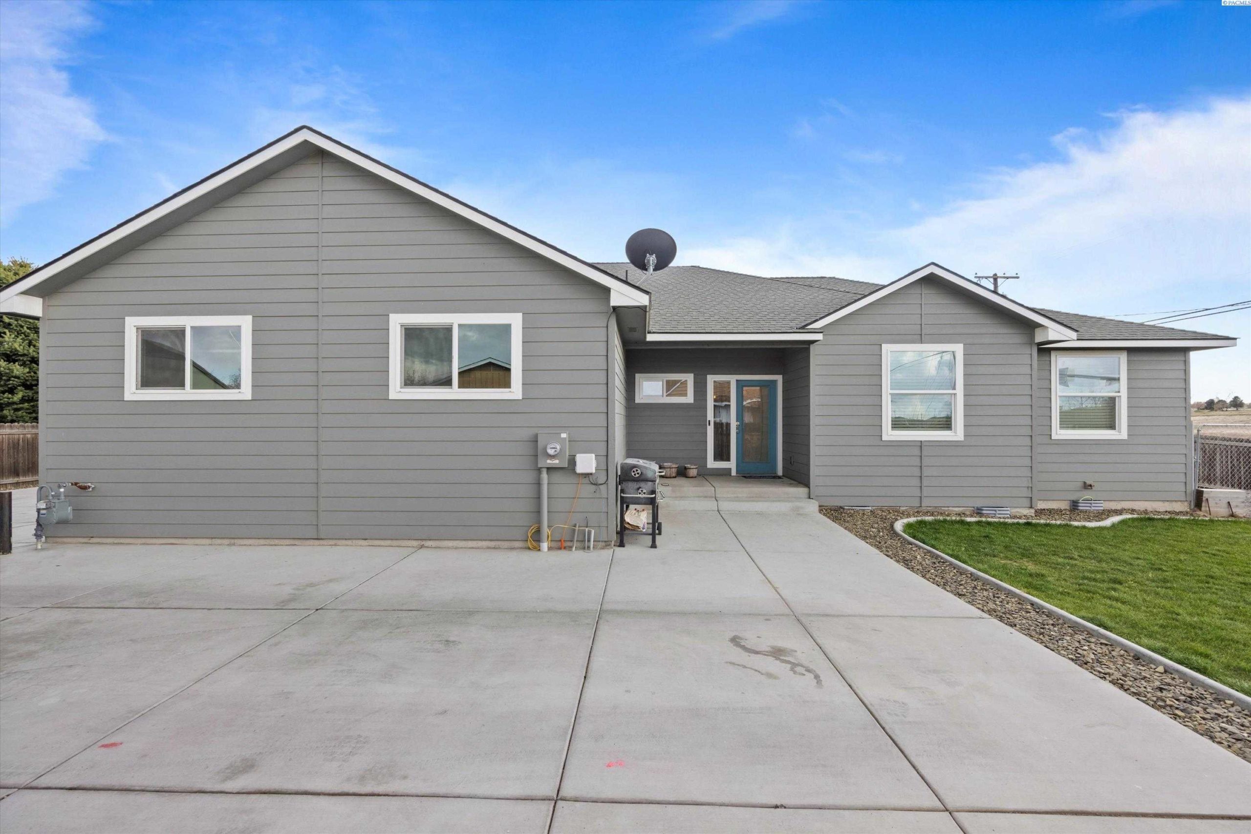 Photo of Newly Listed – 385 Hanford St, Richland, WA 99354