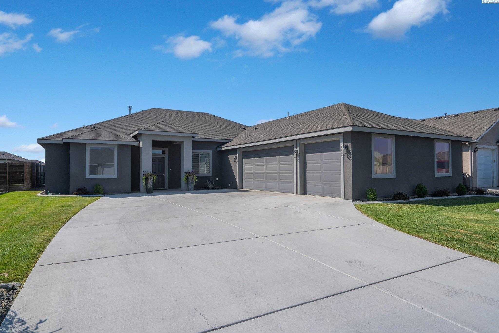 Photo of Newly Listed – 6002 Cotswold Ln., Pasco, WA 99301