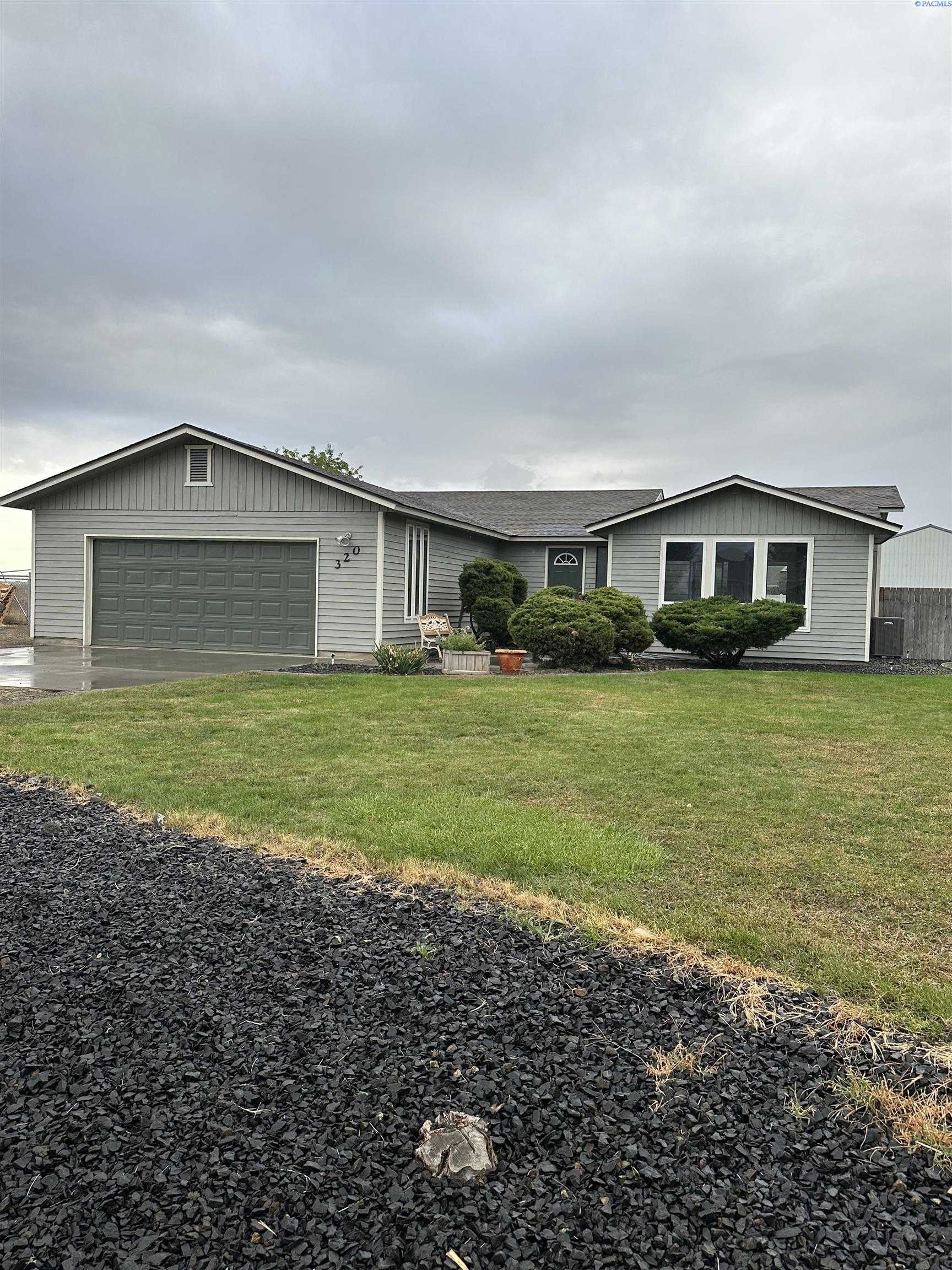 Photo of Newly Listed – 320 Ryan, Burbank, WA 99323