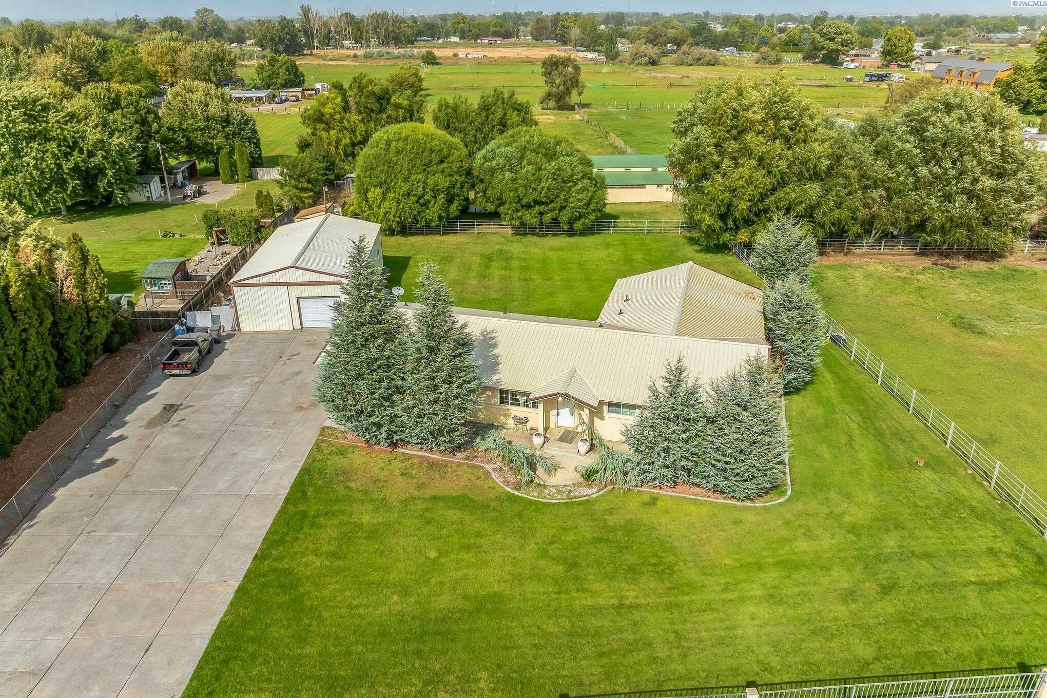 Photo of Newly Listed – 210506 E Cochran Road, Kennewick, WA 99337