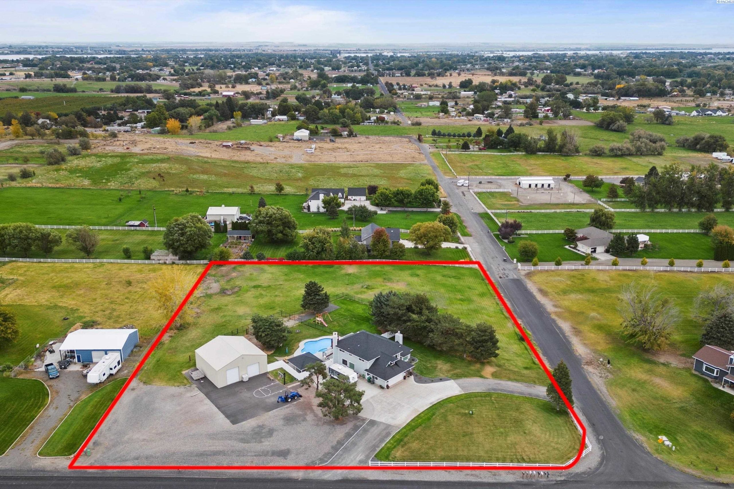 Photo of Newly Listed – 196206 E 36th Ave., Kennewick, WA 99337