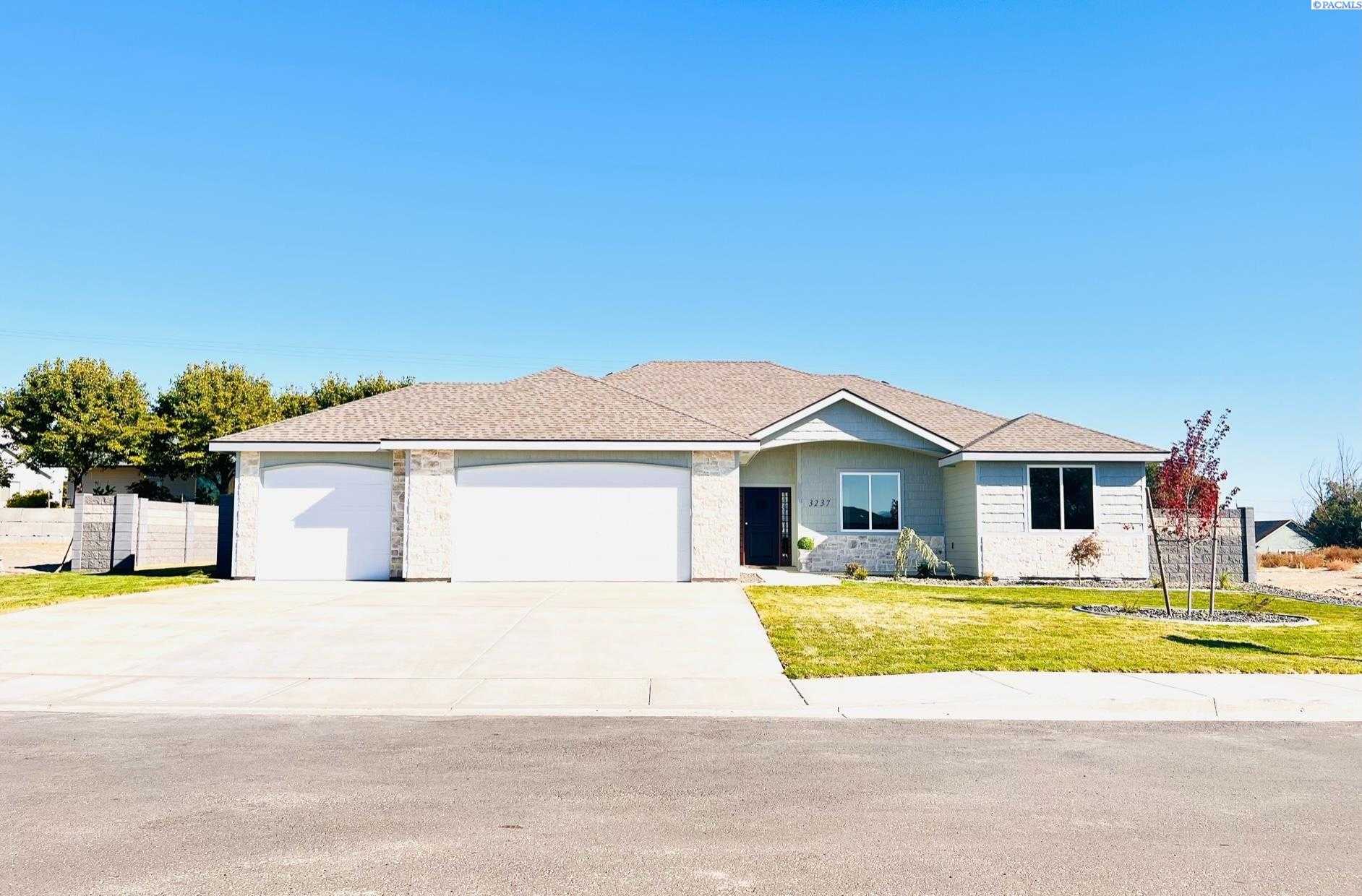 Photo of Newly Listed – 3237 71st Place, Pasco, WA 99301