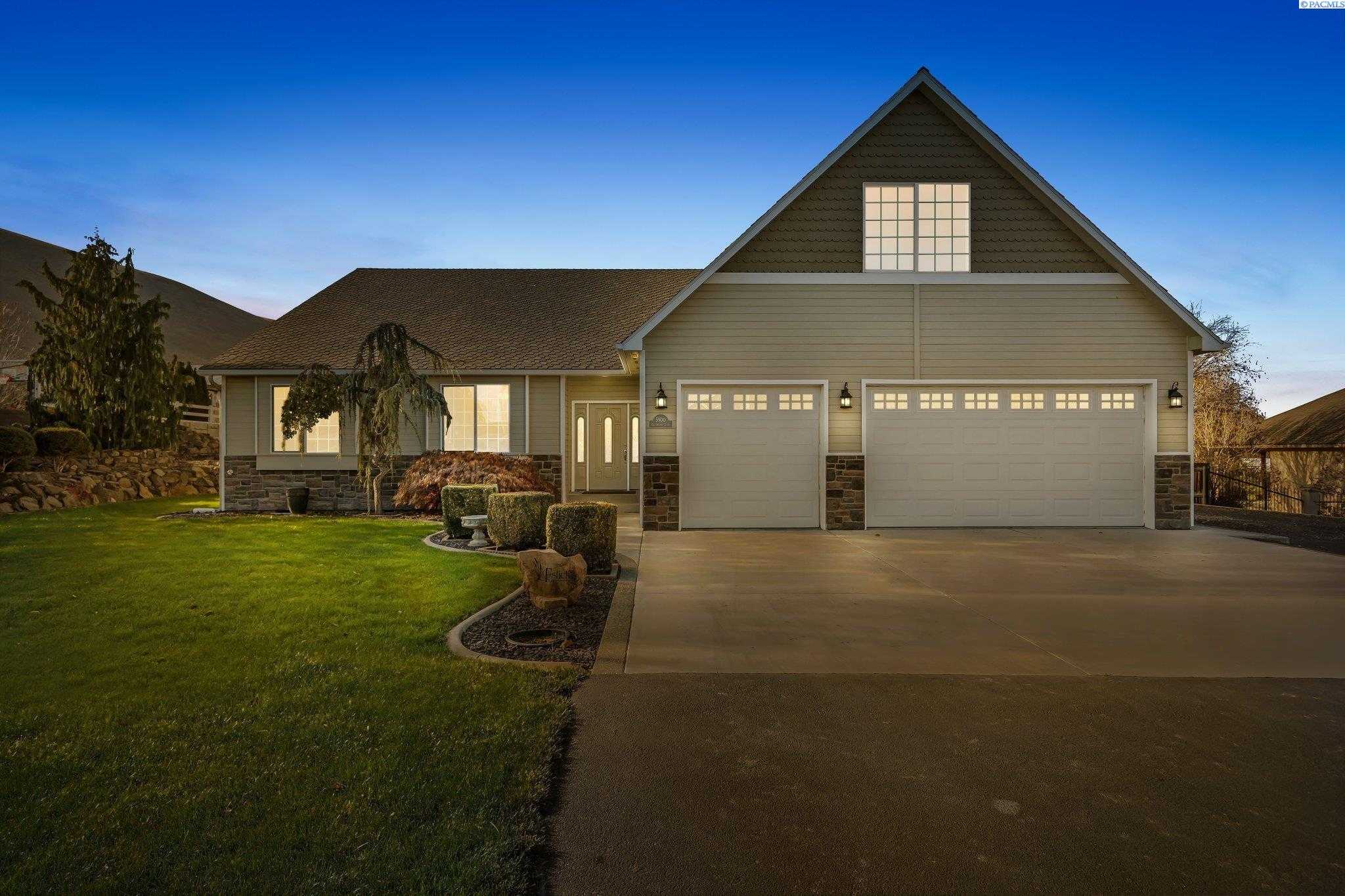 Photo of Newly Listed – 5900 Glenbrook Loop, West Richland, WA 99353