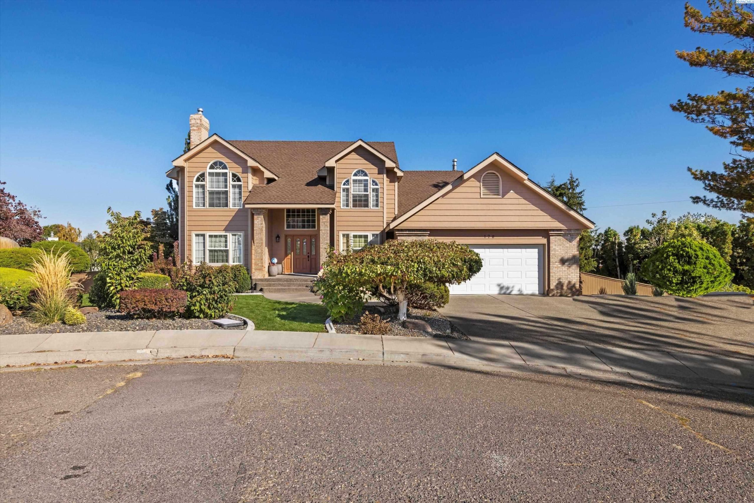 Photo of Newly Listed – 176 Kentwood, Richland, WA 99352