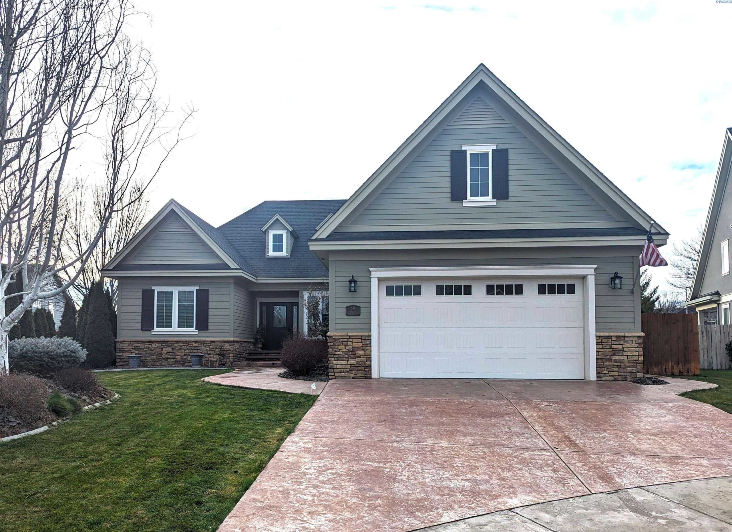 Photo of Newly Listed – 255 Silverleaf Ct, Richland, WA 99352
