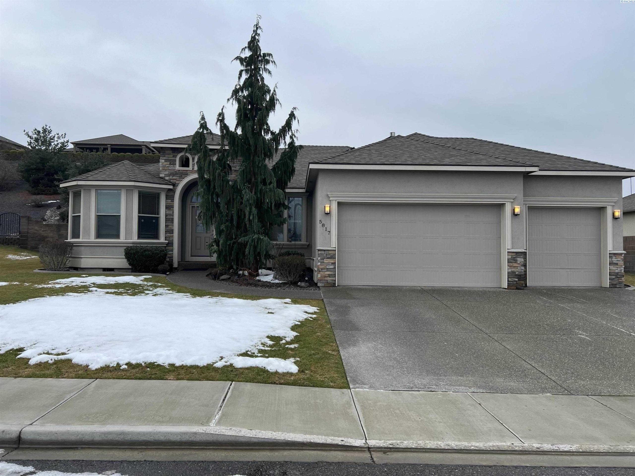 Photo of Newly Listed – 5817 W 37th Place, Kennewick, WA 99338