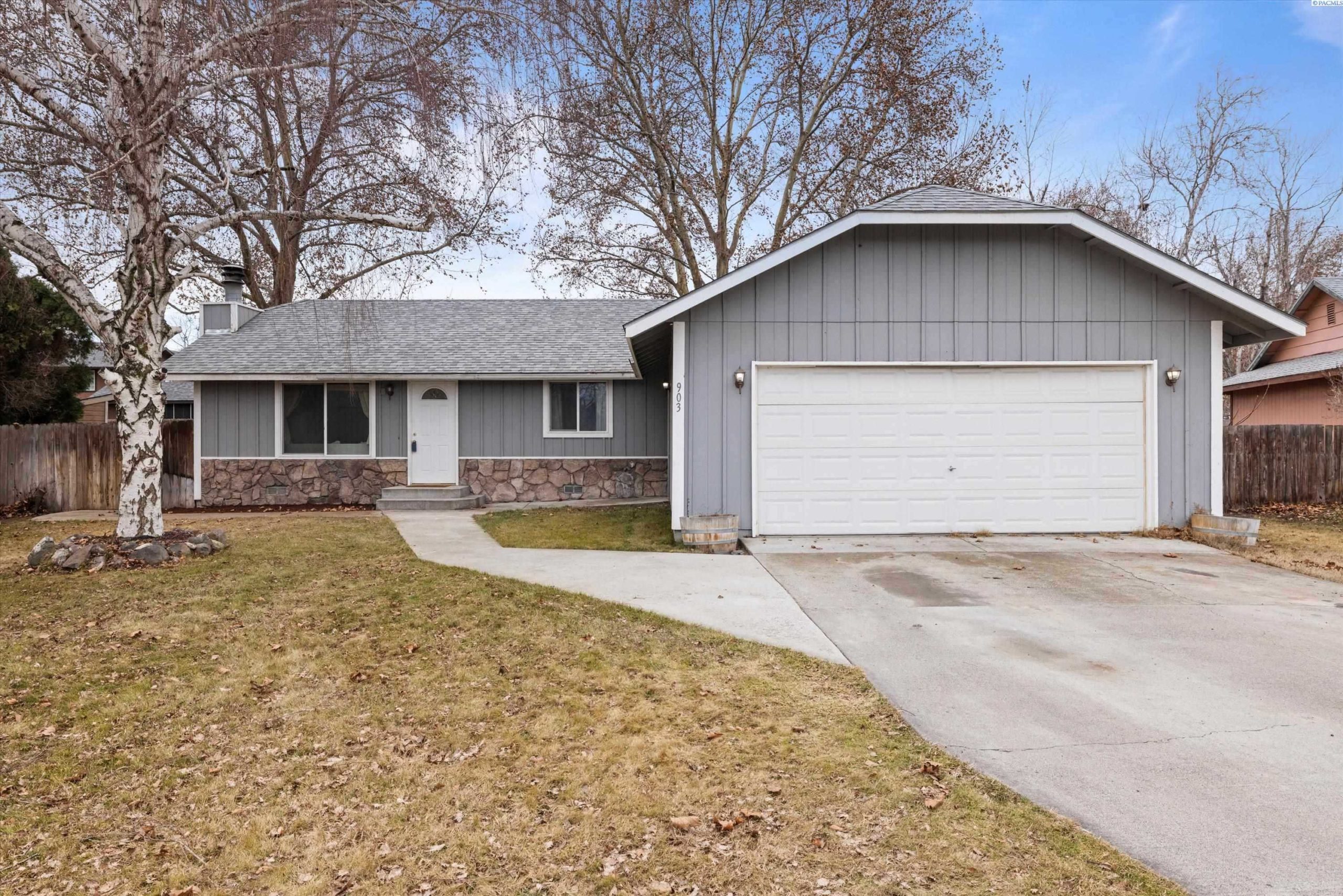 Photo of Newly Listed – 903 W 43rd, Kennewick, WA 99337