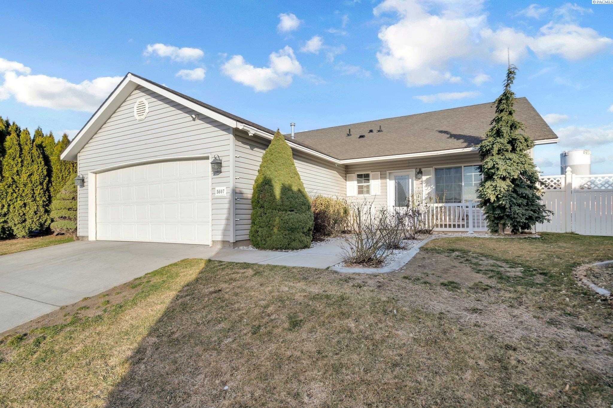 Photo of Newly Listed – 5607 Saddle Creek Ln., Pasco, WA 99301