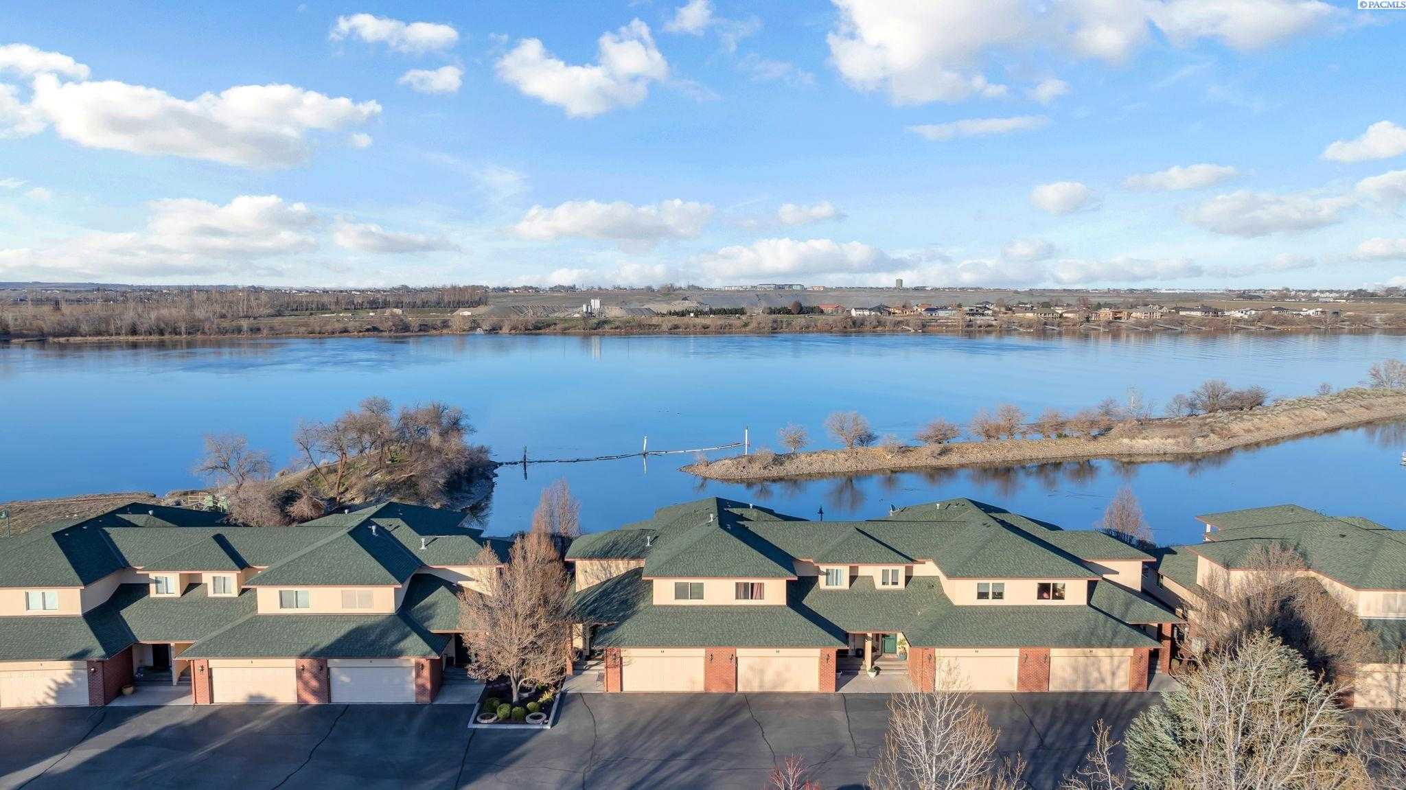 Photo of Newly Listed – 300 Columbia Point Drive, Richland, WA 99352