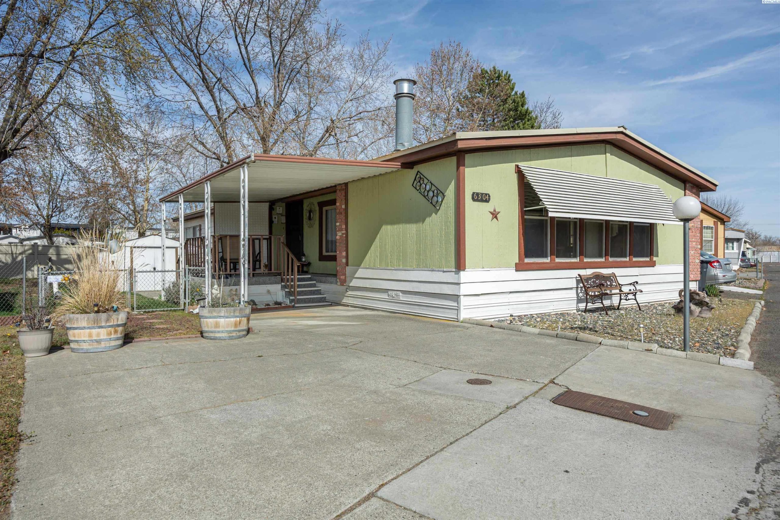 Photo of Newly Listed – 6304 Haag St, West Richland, WA 99353