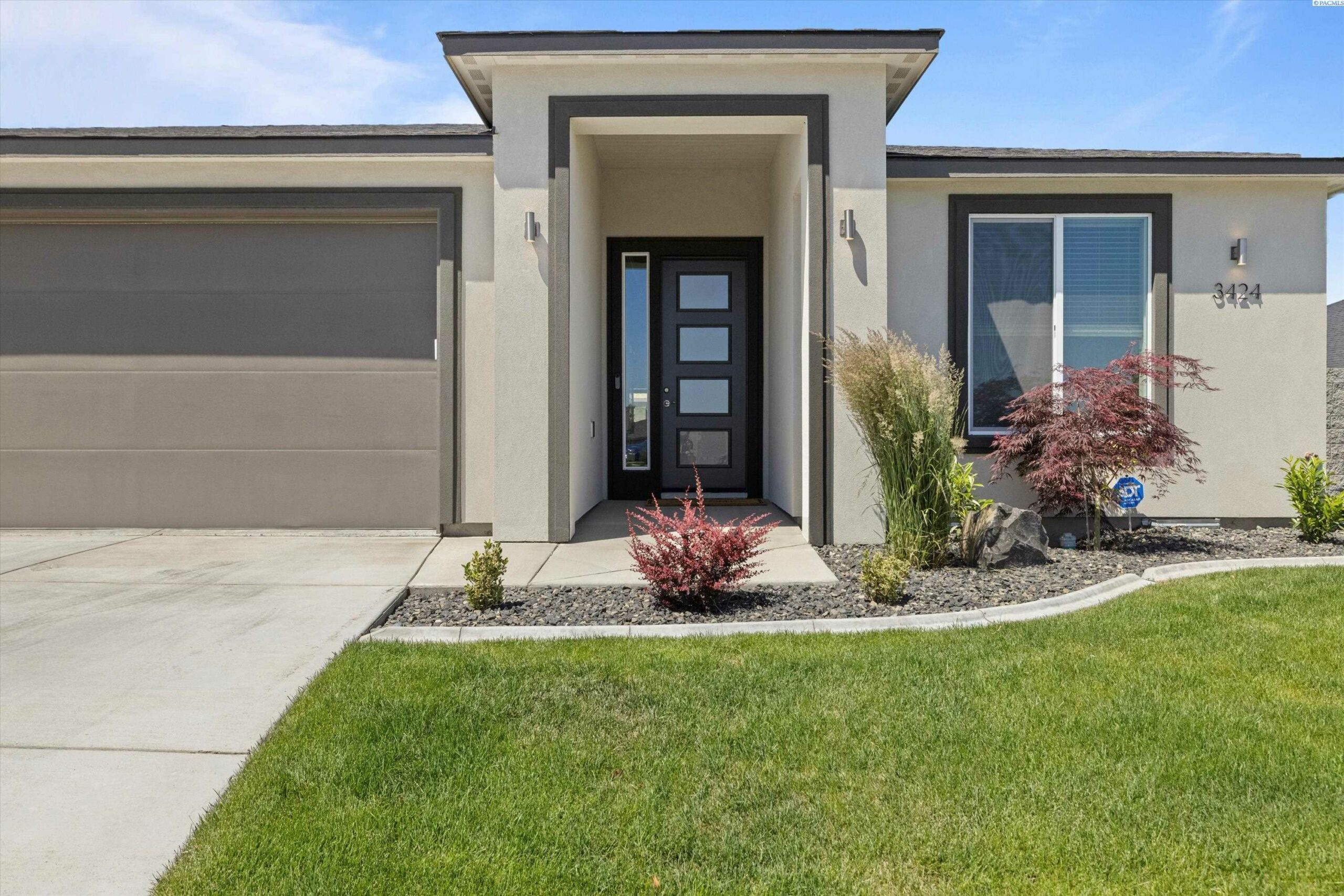 Photo of Newly Listed – 3424 S Zimmerman, Kennewick, WA 99338