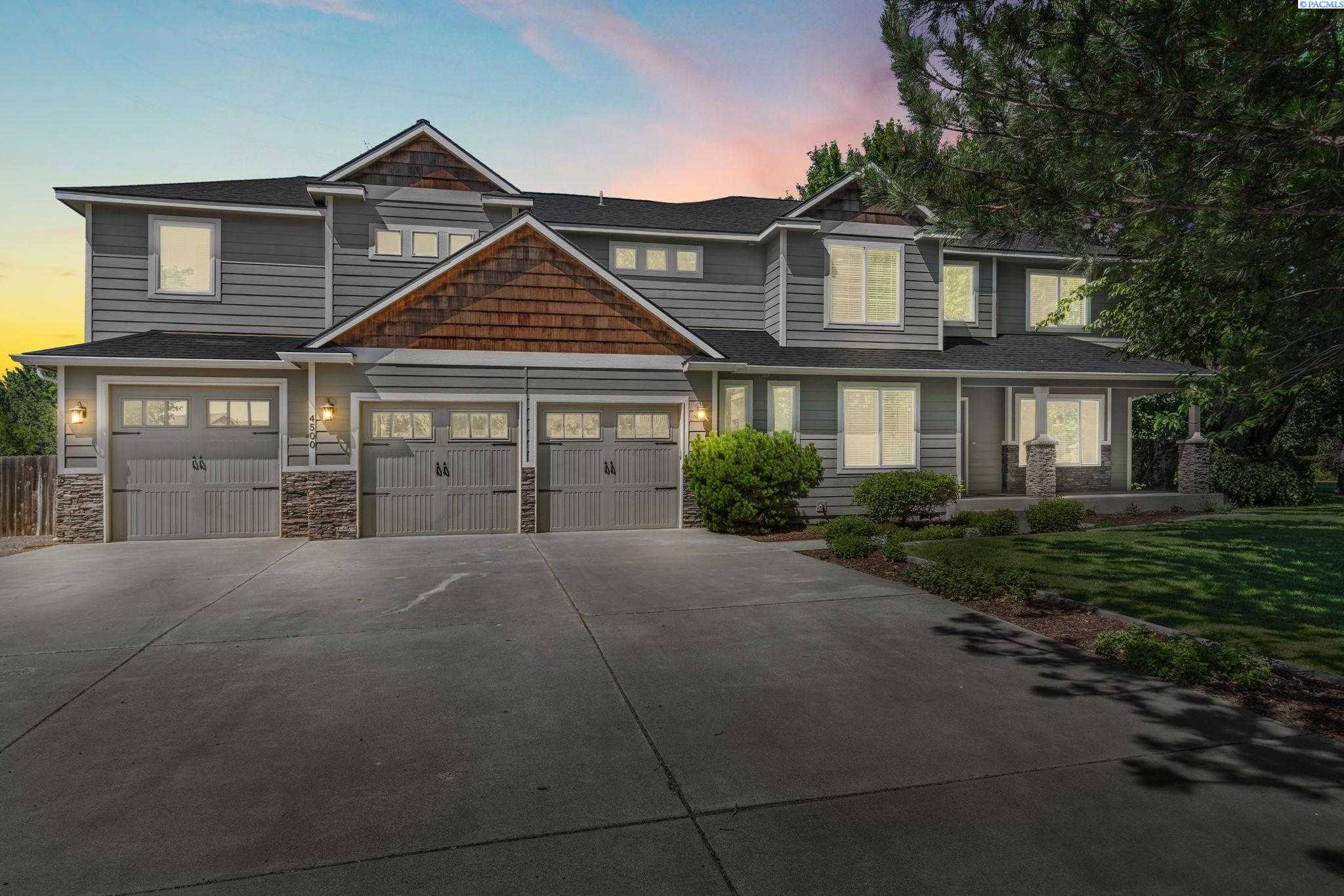 Photo of Newly Listed – 4500 Mallet St, West Richland, WA 99353