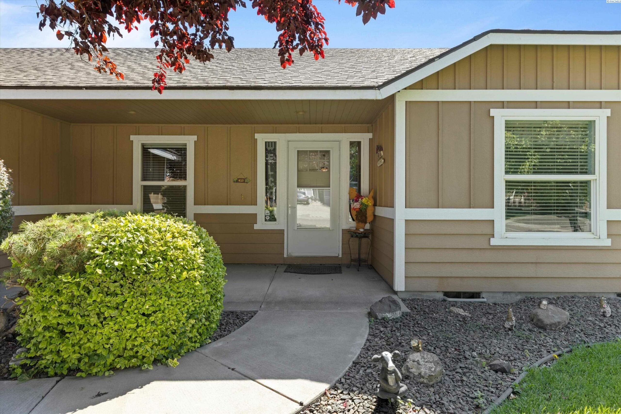 Photo of Newly Listed – 413 S Penn St, Kennewick, WA 99336