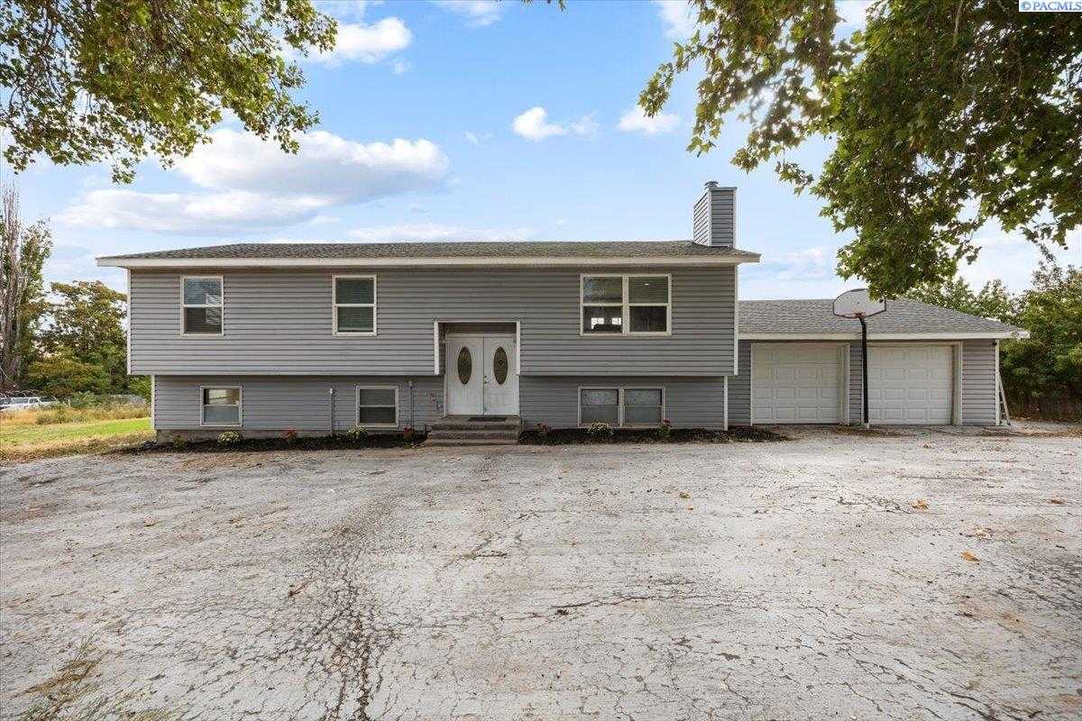 Photo of Newly Listed – 69705 N Sr 225, Benton City, WA 99320