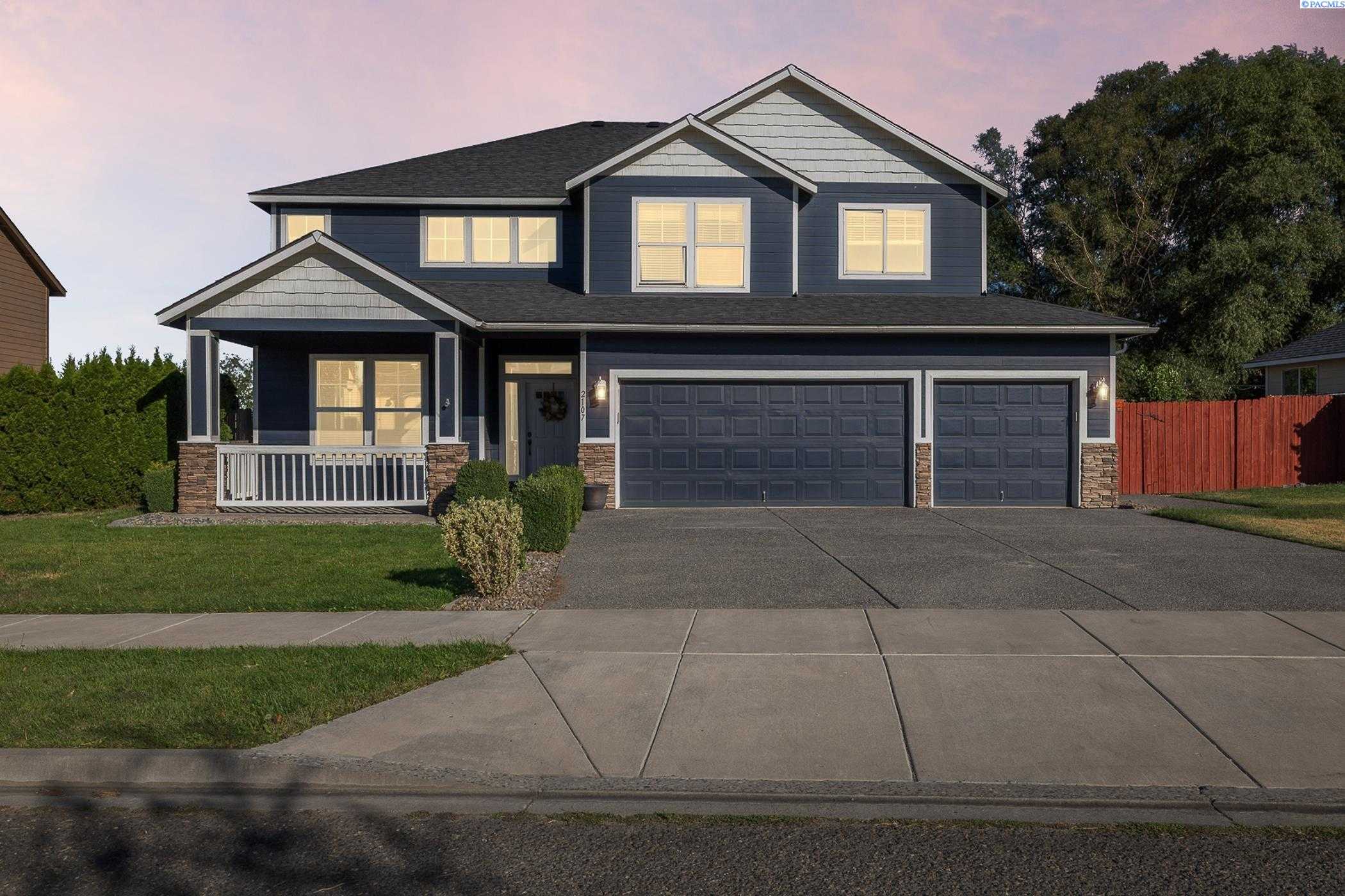 Photo of Newly Listed – 2107 S Sheppard St, Kennewick, WA 99338