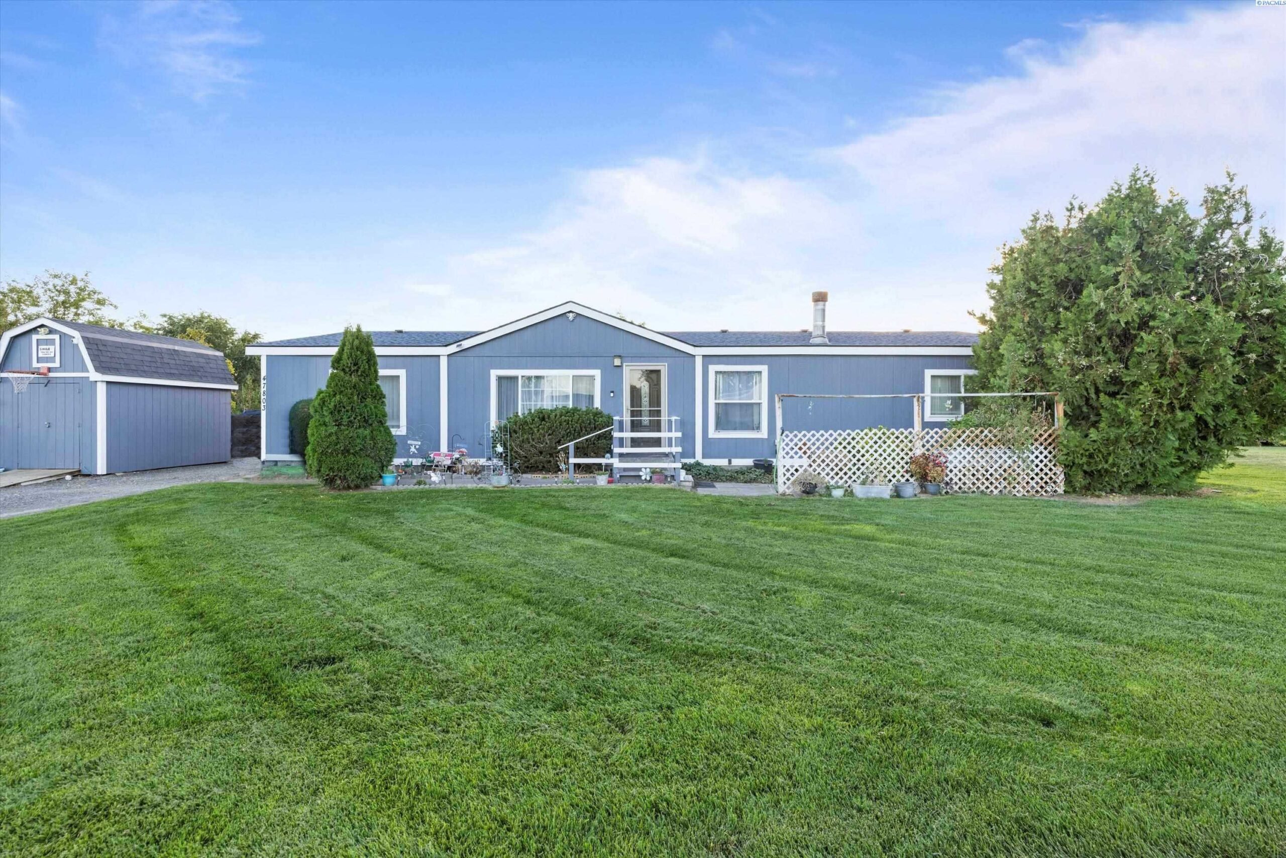Photo of Newly Listed – 47803 E Mayo, West Richland, WA 99320