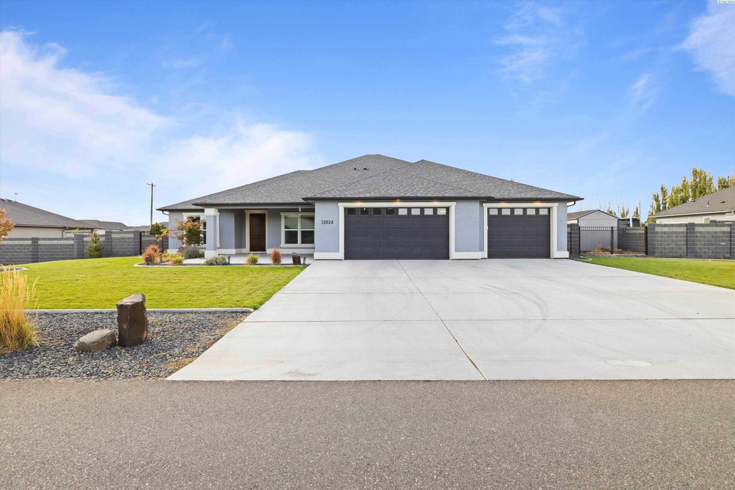 Photo of Newly Listed – 12024 Blackfoot Drive, Pasco, WA 99301