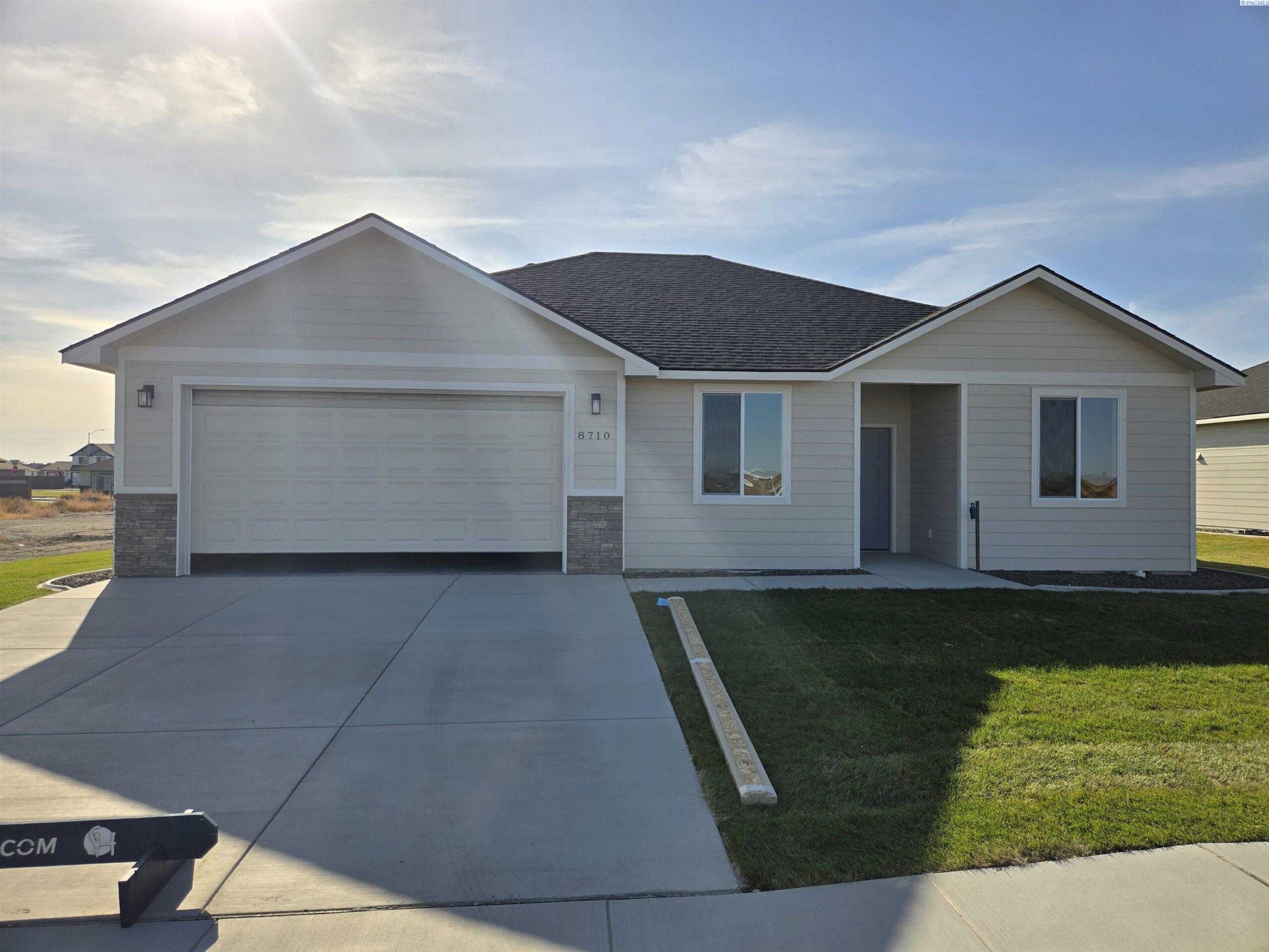 Photo of Newly Listed – 8710 Dusty Maiden Dr., Pasco, WA 99301