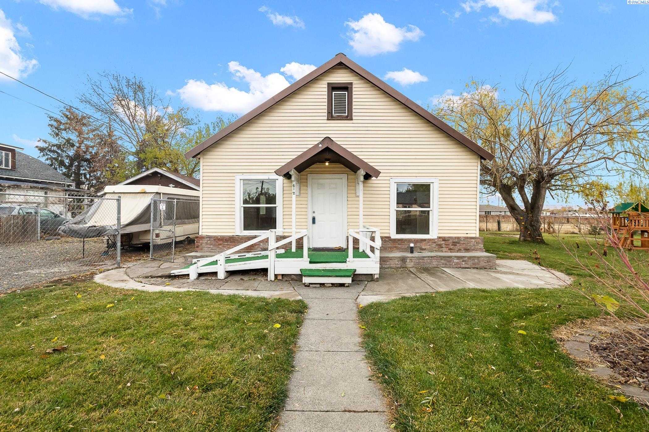 Photo of Newly Listed – 612 Highland Dr, Grandview, WA 98930