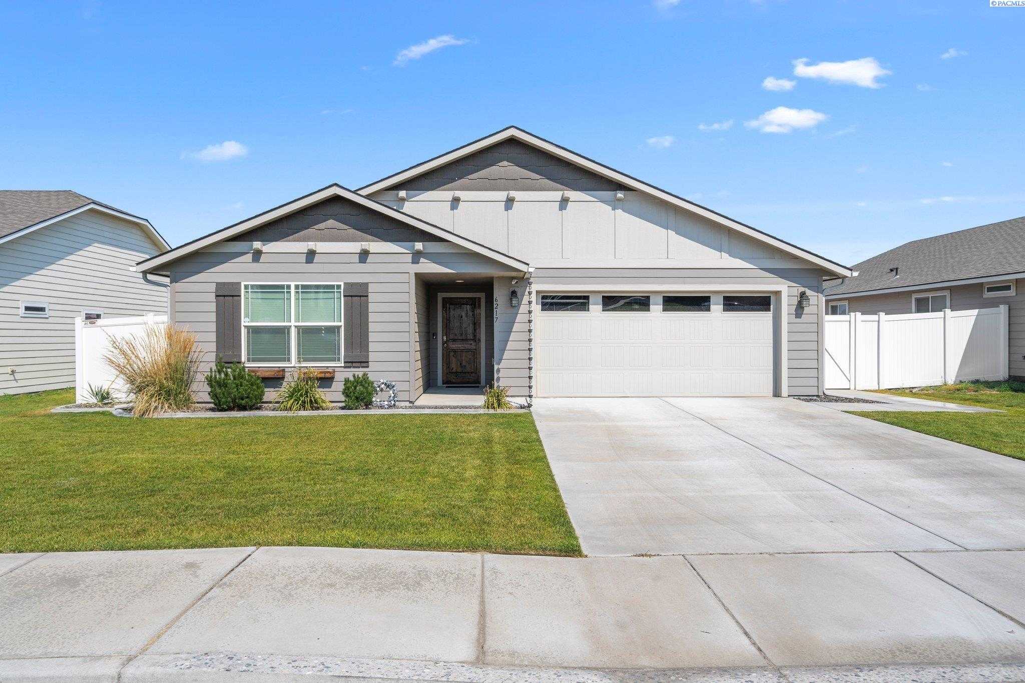 Photo of Newly Listed – 6217 Sidon Lane, Pasco, WA 99301