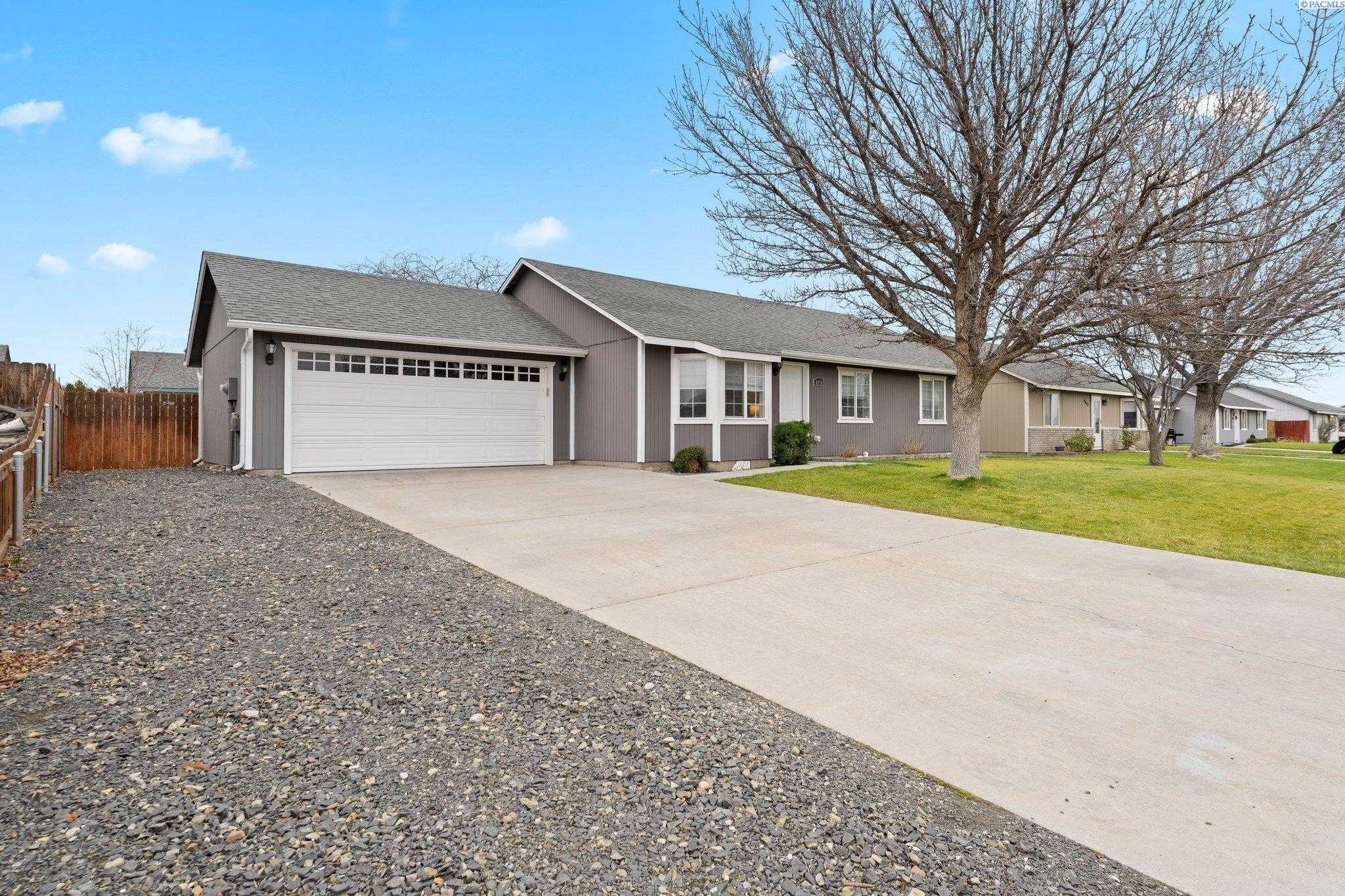Photo of Newly Listed – 4874 Mount Adams View Dr., West Richland, WA 99353