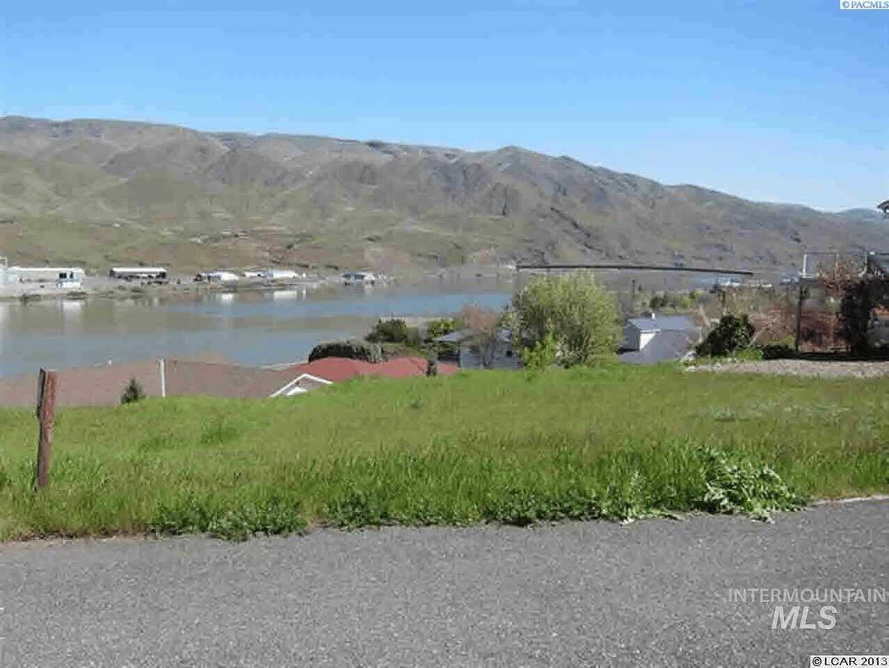 Photo of Newly Listed – Nna Golf View, Clarkston, WA 99403