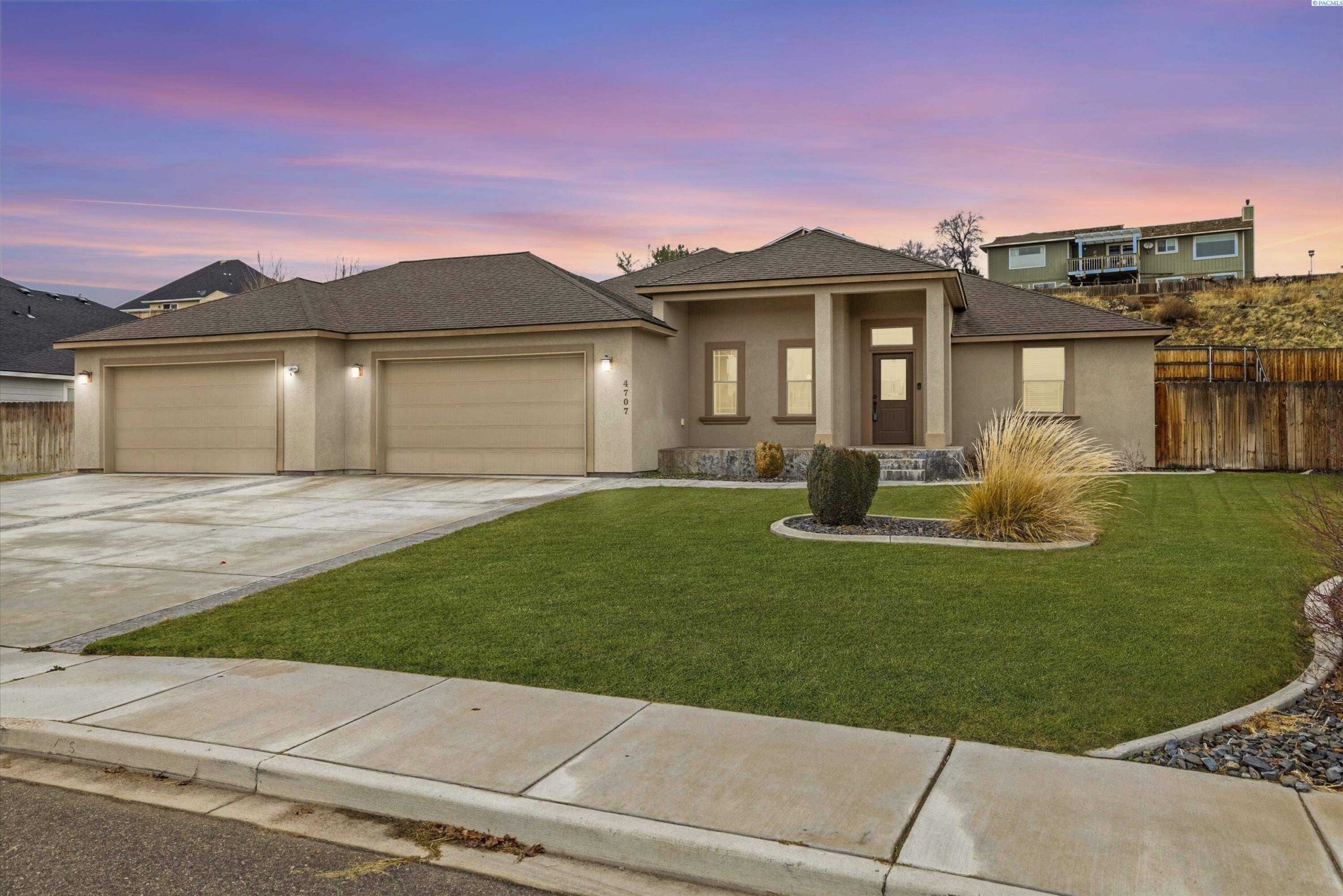 Photo of Newly Listed – 4707 Bermuda Dunes Dr, Pasco, WA 99301