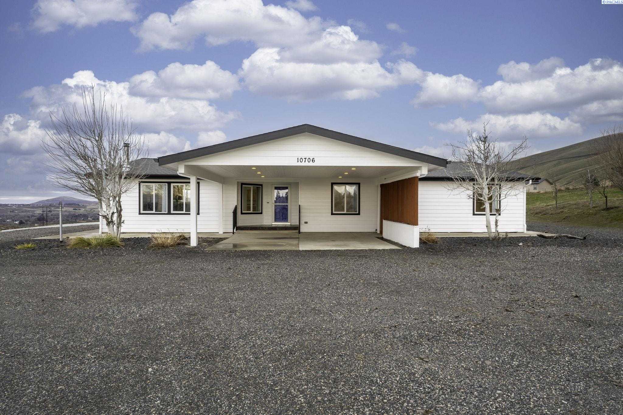 Photo of Newly Listed – 10706 W Yakitat Pl., Benton City, WA 99320
