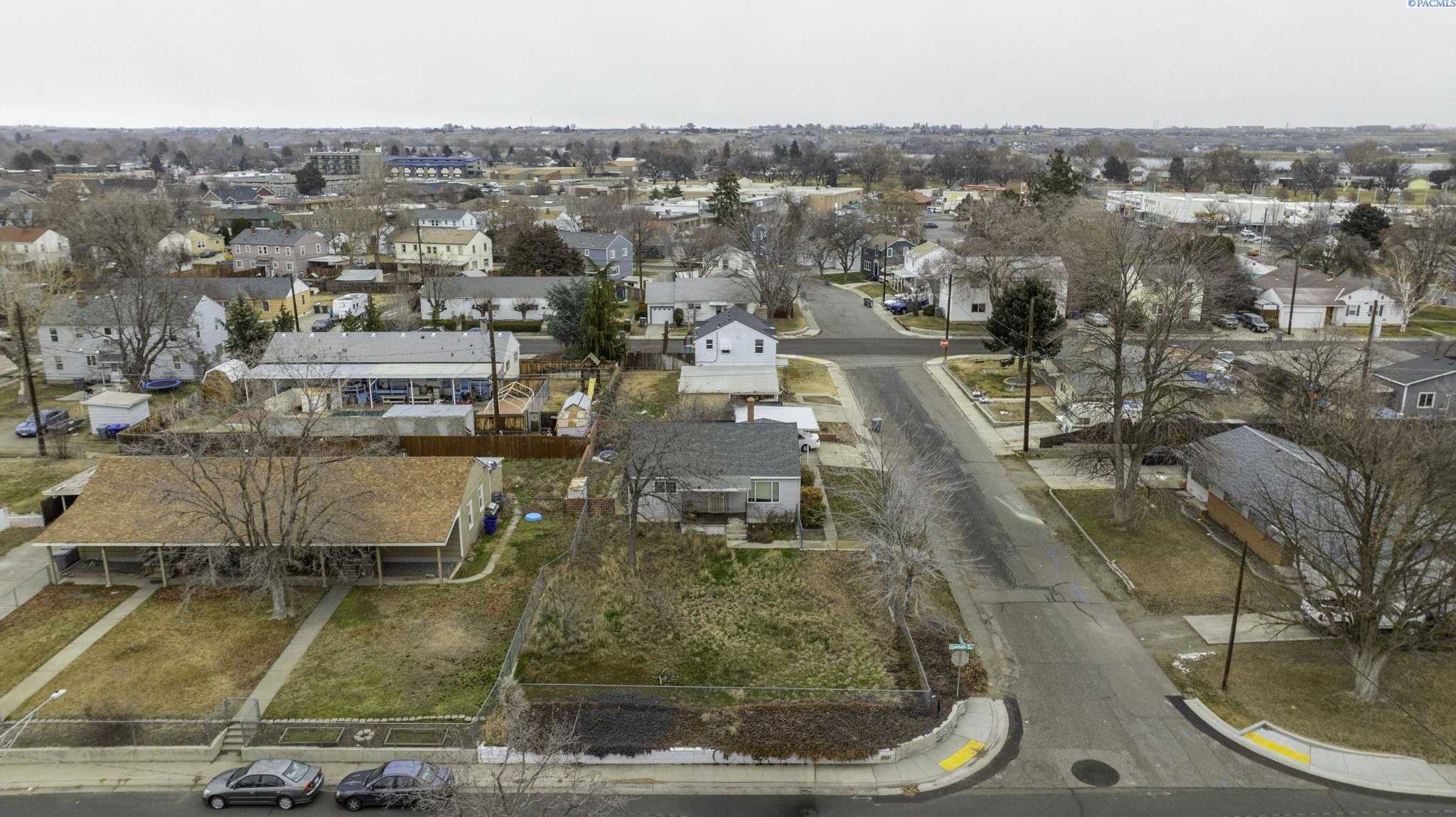 Photo of Newly Listed – 1412 Goethals Drive, Richland, WA 99354